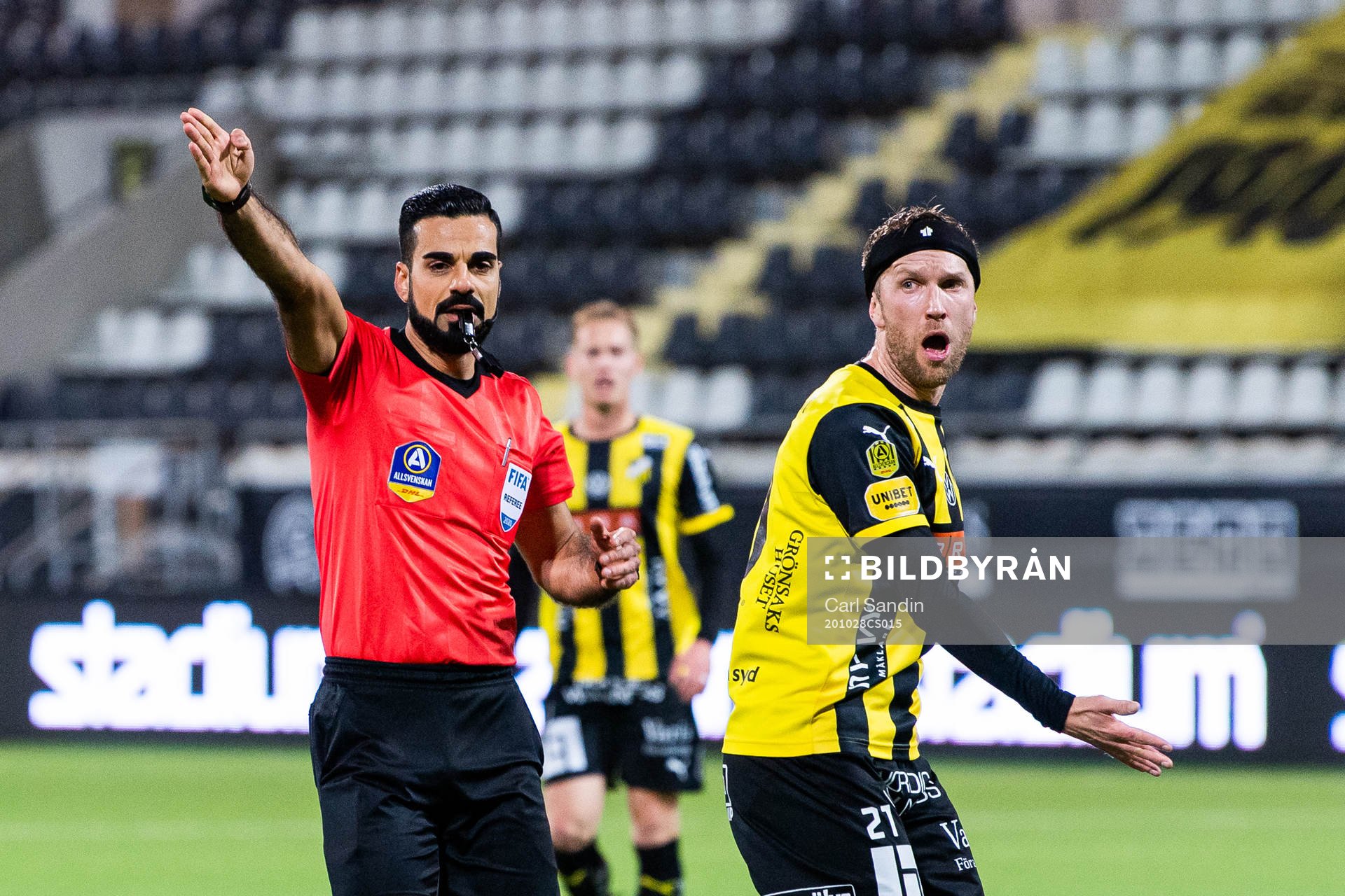 Häckens Rasmus Lindgren reagerar mot Domare Mohammed