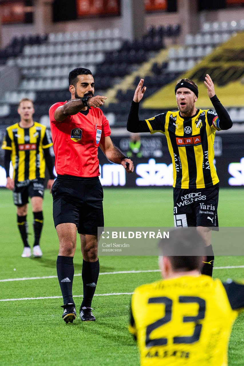 Häckens Rasmus Lindgren reagerar mot Domare Mohammed