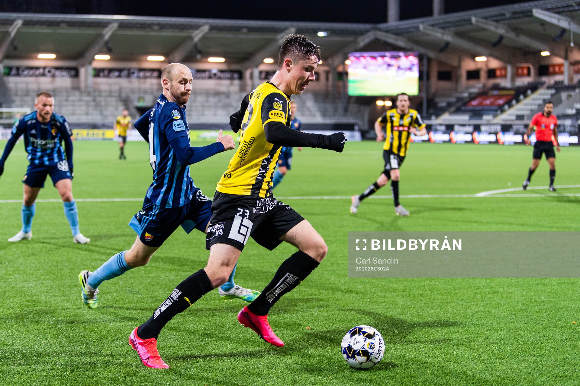 Djurgårdens Curtis Edwards och Häckens Patrik Wålemark