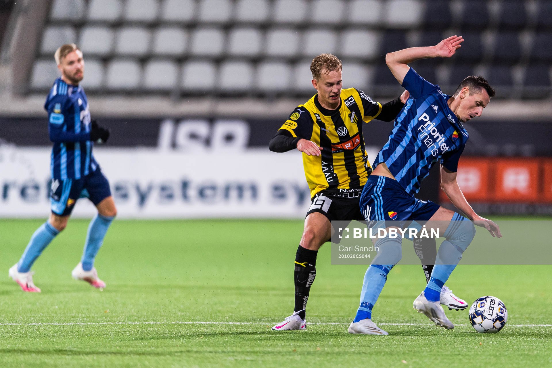 Häckens Gustav Berggren och Djurgårdens Haris Radetinac