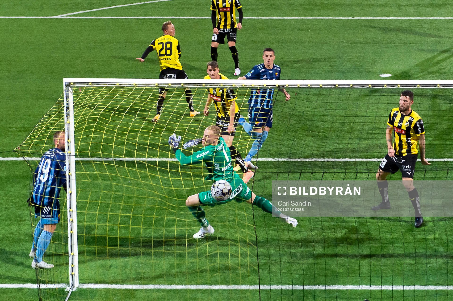 Djurgårdens Haris Radetinac gör 0-1 bakom Häckens