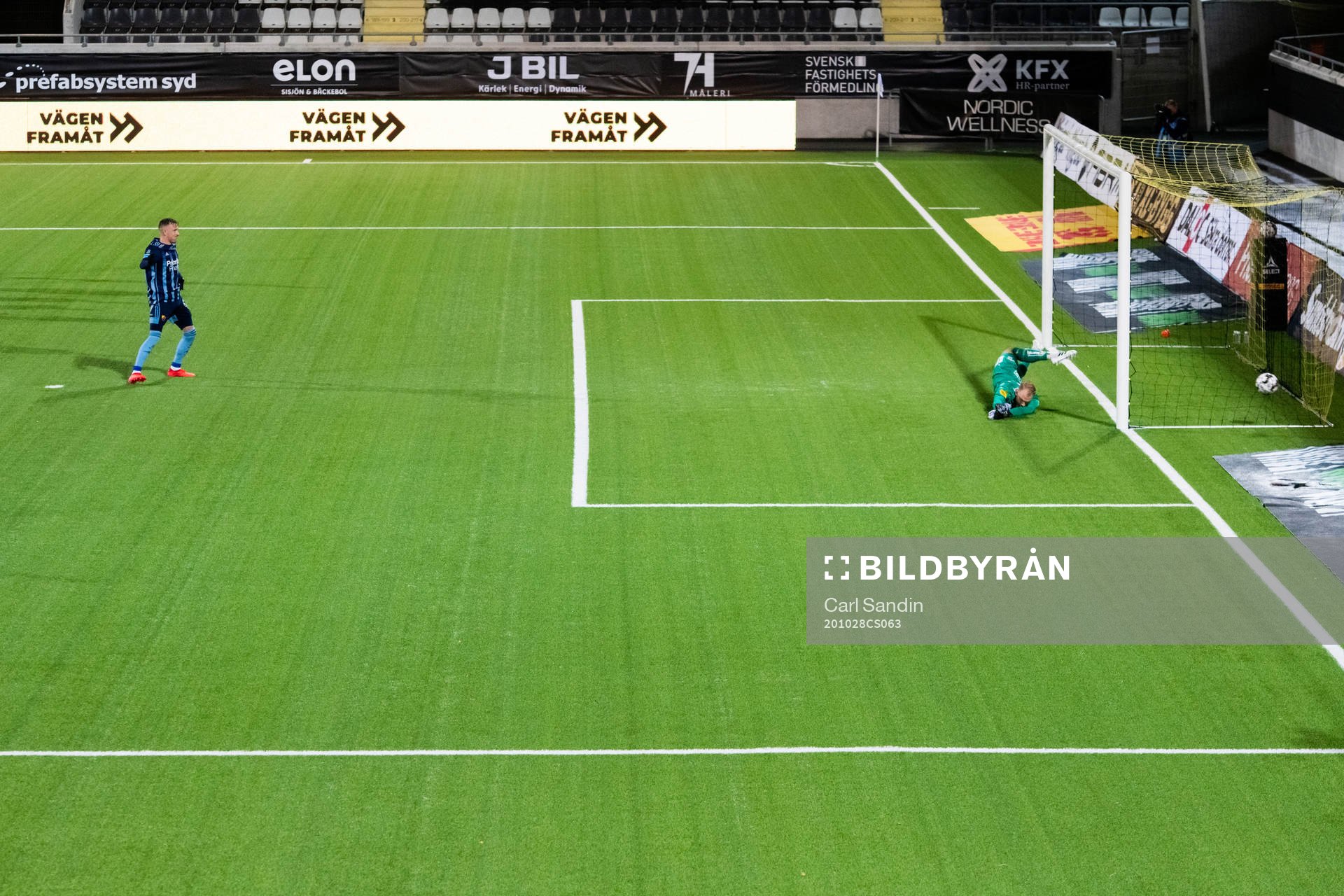 Djurgårdens Fredrik Ulvestad gör 0-2 på straff bakom