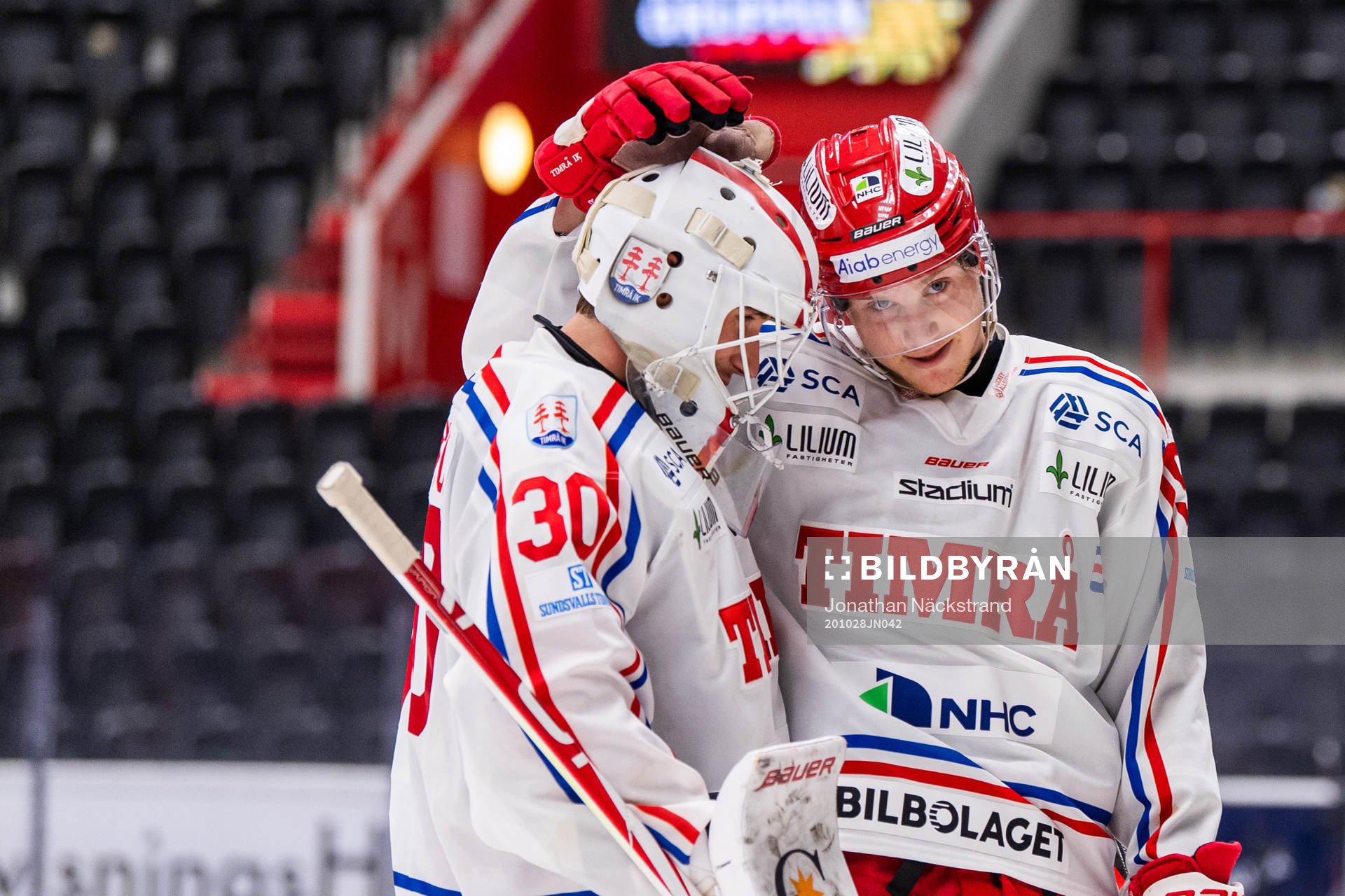 Timrås målvakt Jacob Johansson och Sebastian Hartmann