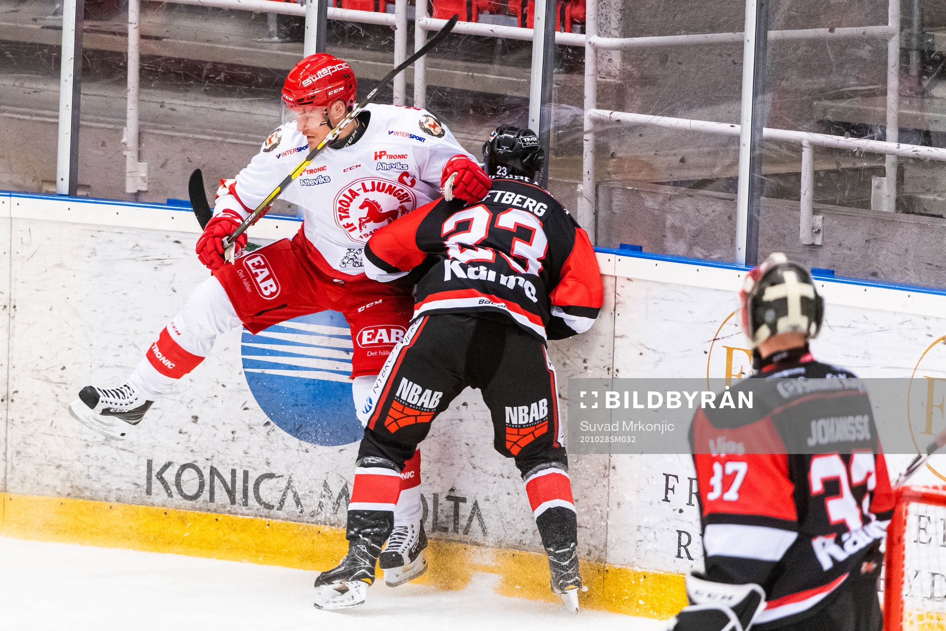 Trojas Daniel Karlsson Thörnros och Nybros Willian Alftberg