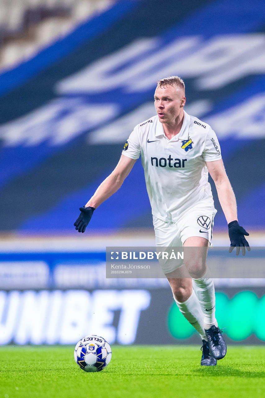AIK:s Kolbeinn Sigthorsson under fotbollsmatchen i Allsvenskan mellan Sirius och AIK den 29 oktober 2020 i Uppsala.