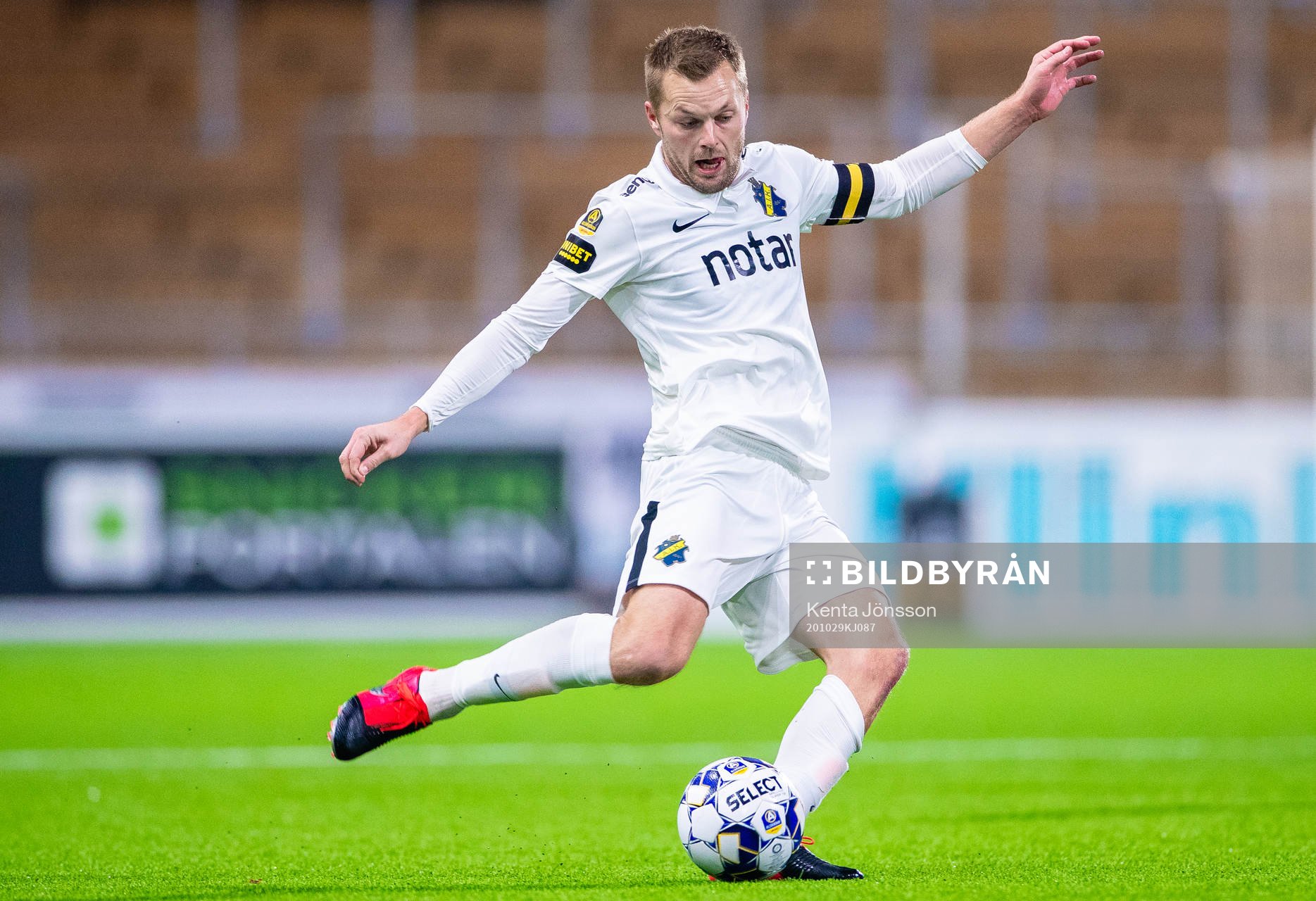 s Sebastian Larsson