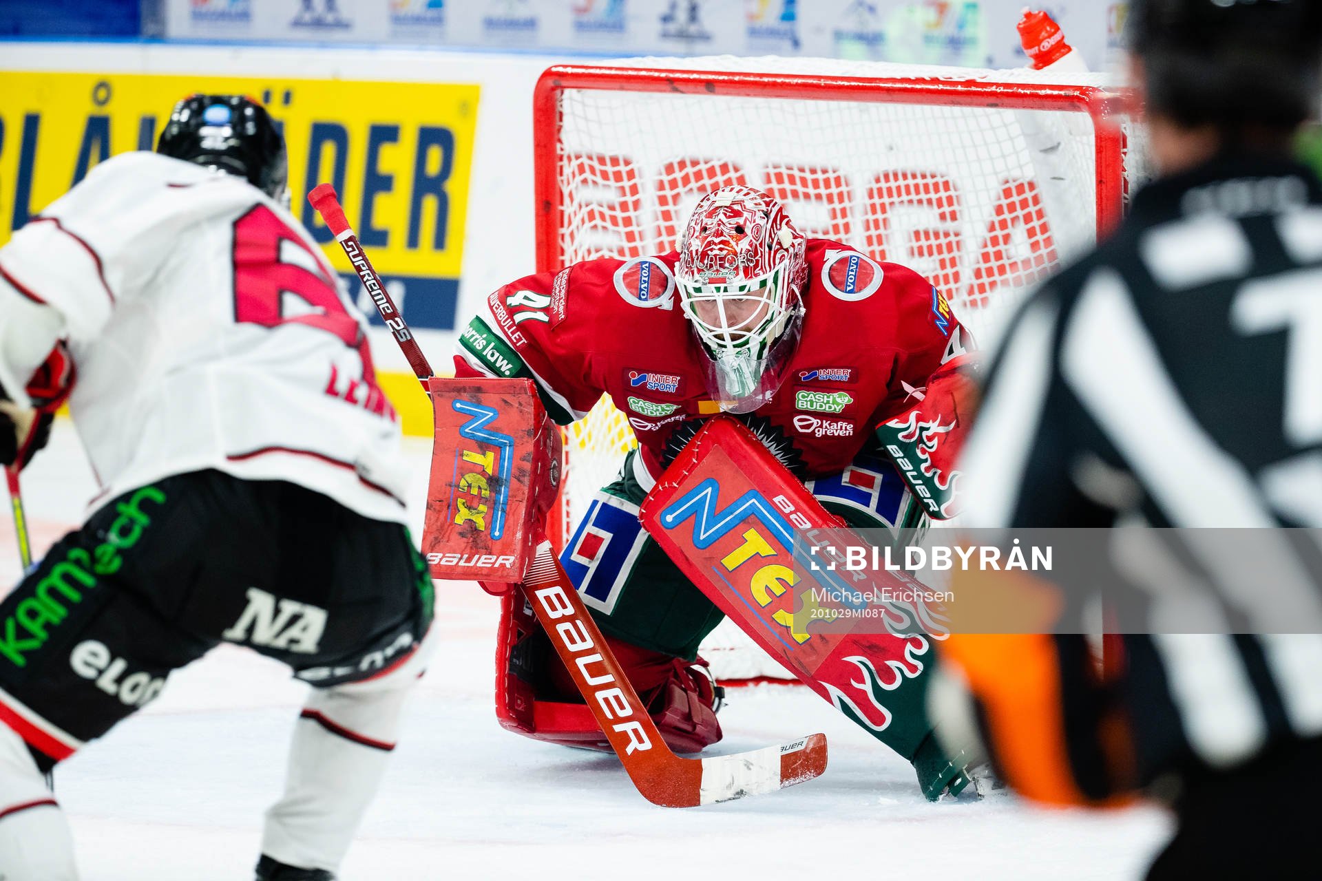 Frölundas målvakt Niklas Rubin och Örebros Robert Leino
