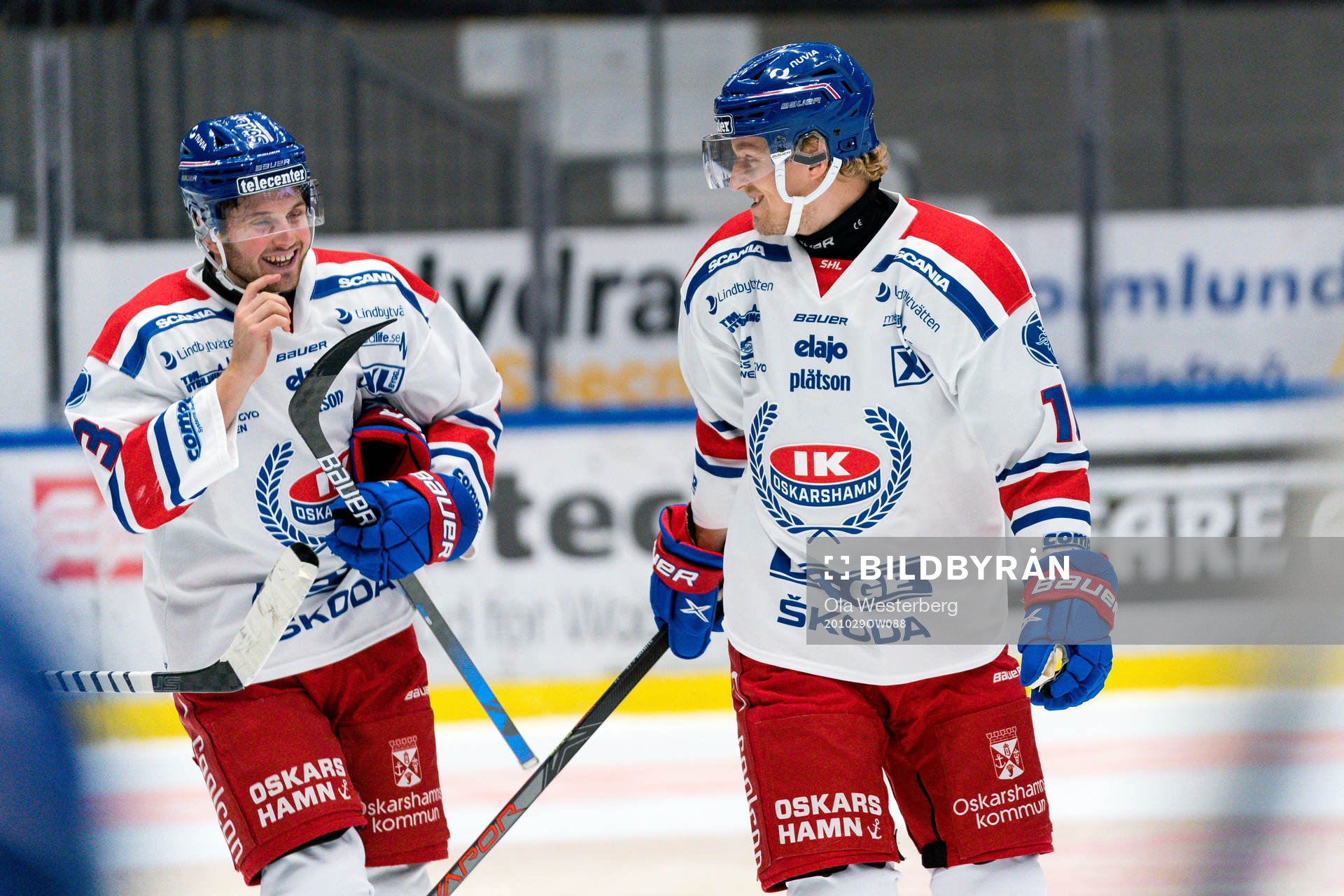 Oskarshamns Oscar Sundh och Pontus Näsén jublar
