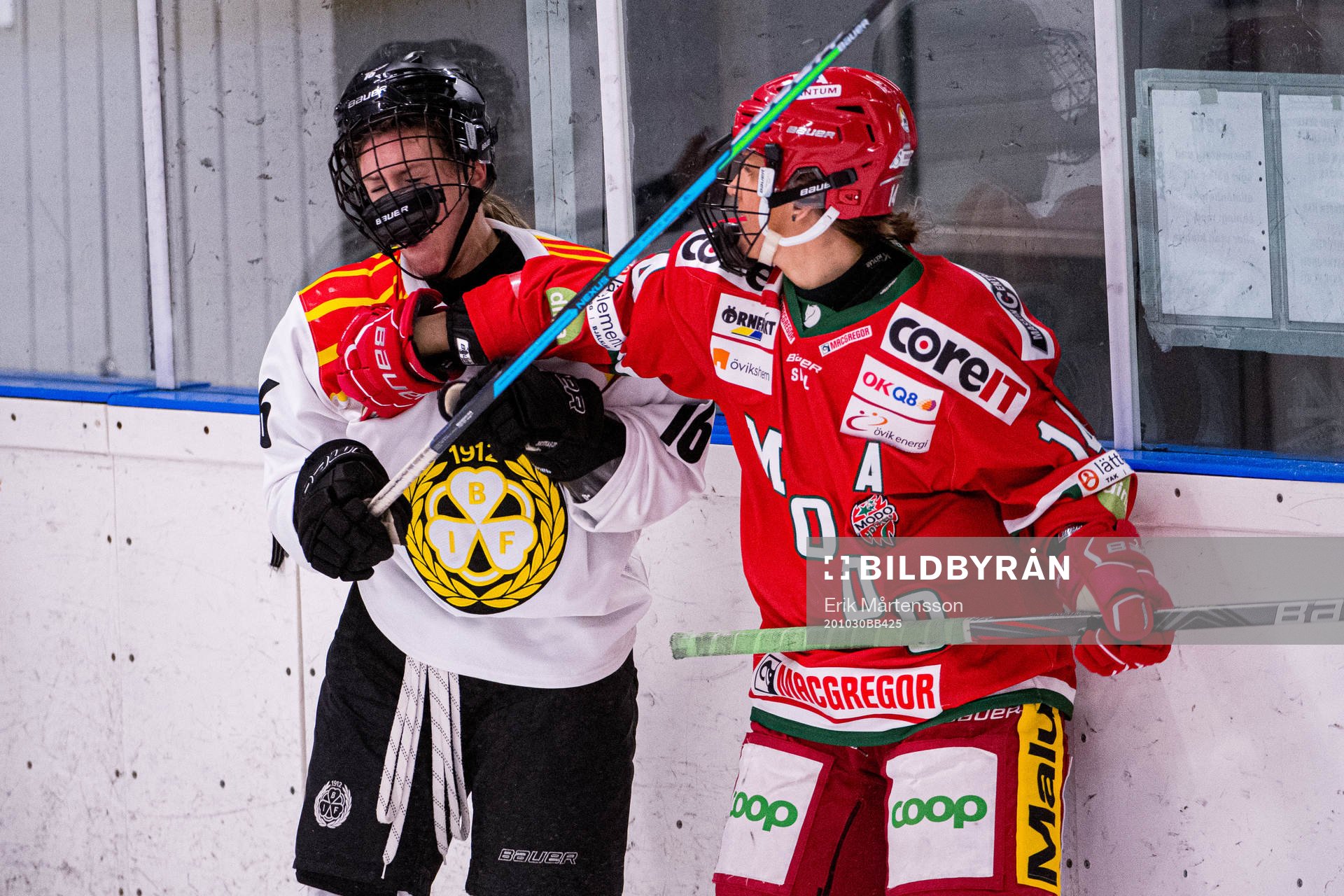 Brynäs Katerina Mrazova och Modos Sofia Engström