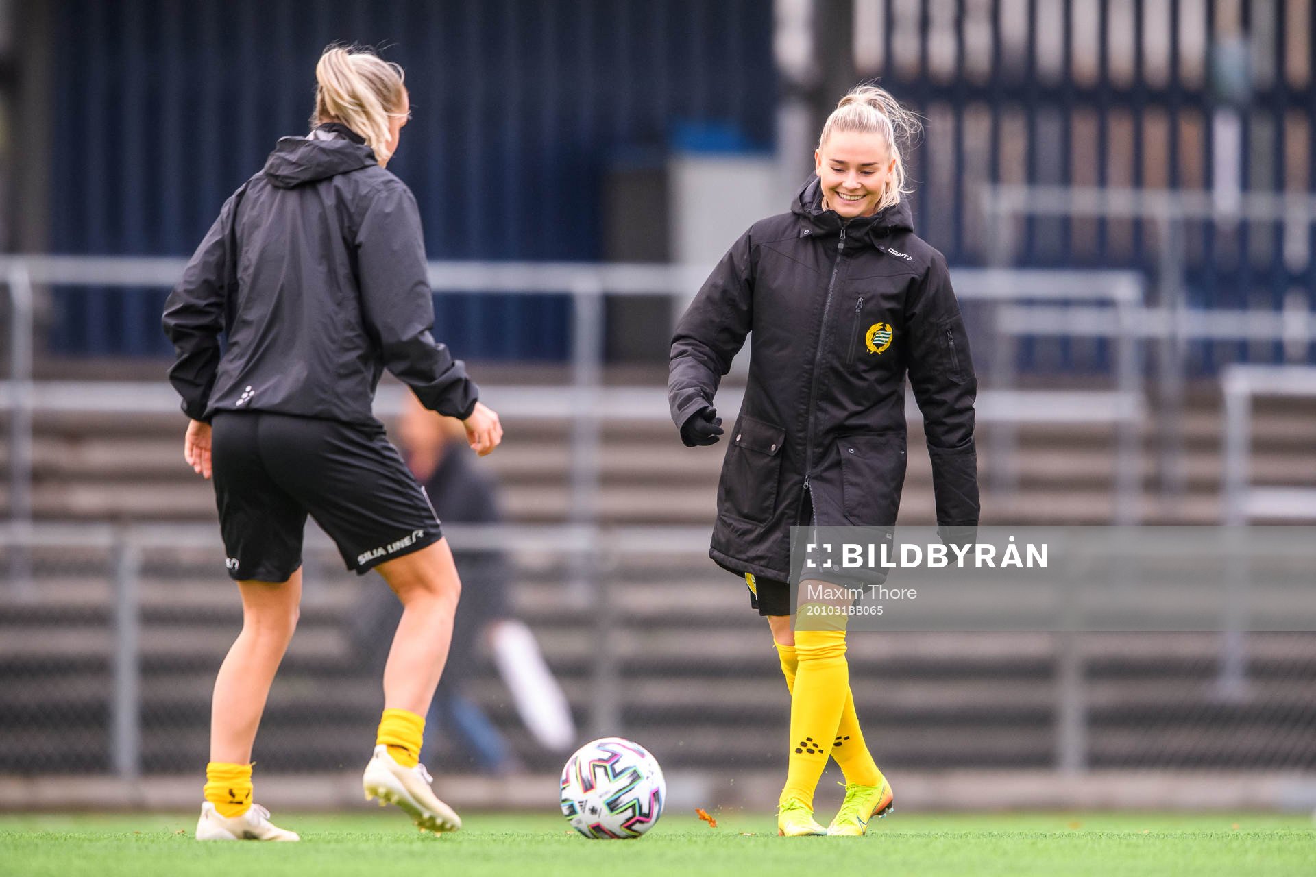 Hammarbys Emma Jansson värmer upp
