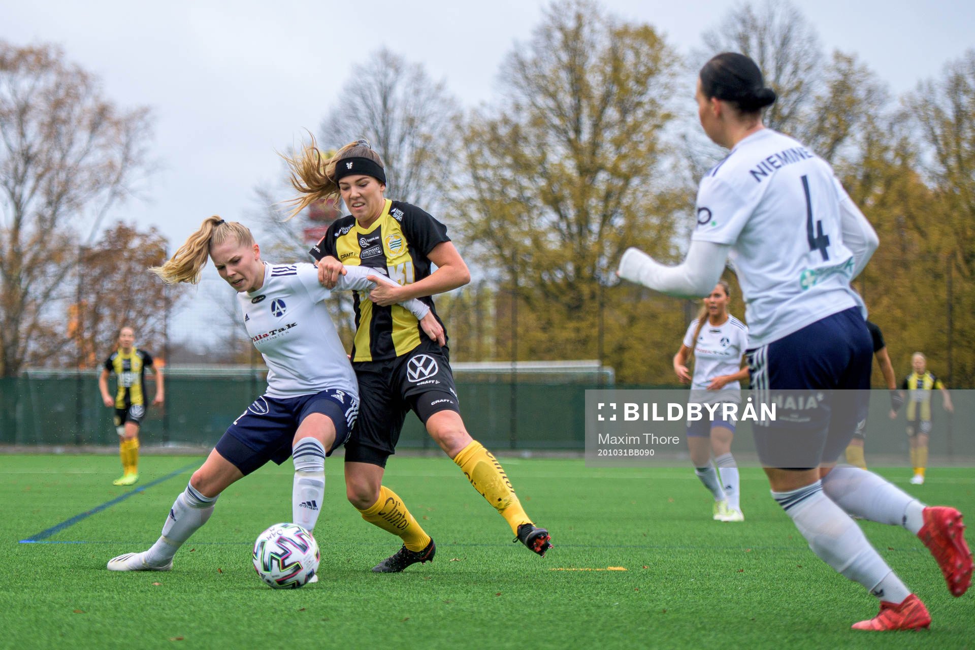 Älvsjös Moa Liwendahl och Hammarbys Emma Westin