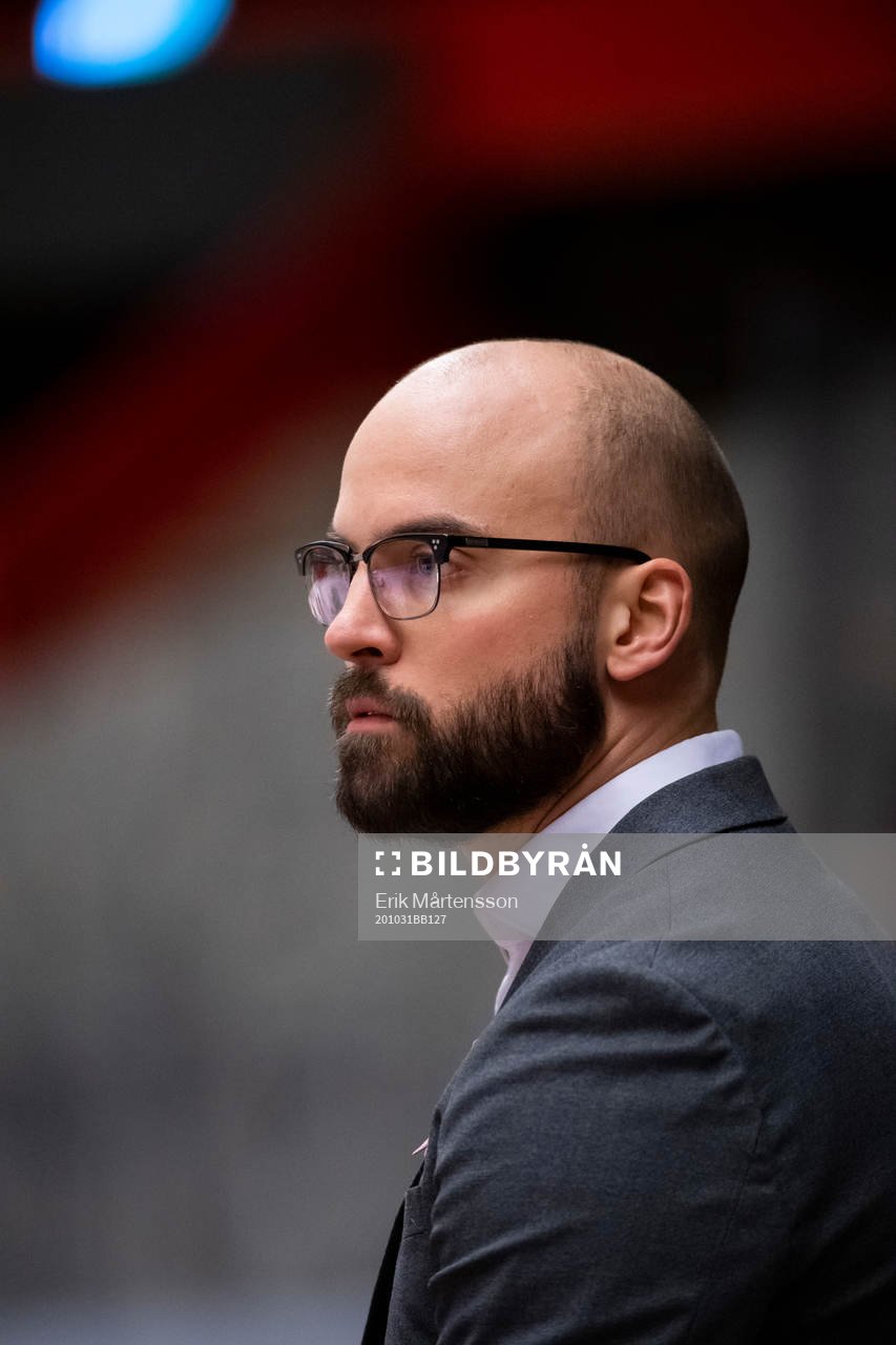 Modos tränare Björn Edlund