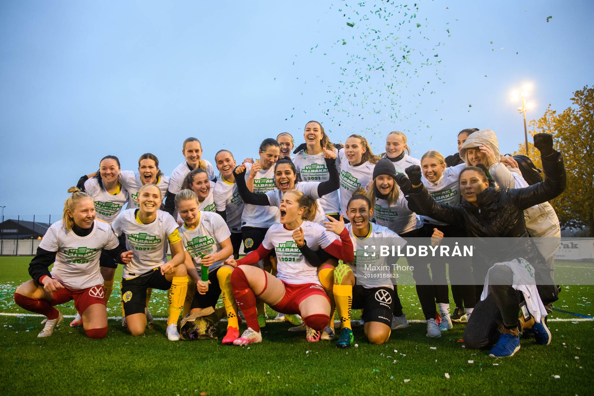 Hammarbys spelare jublar