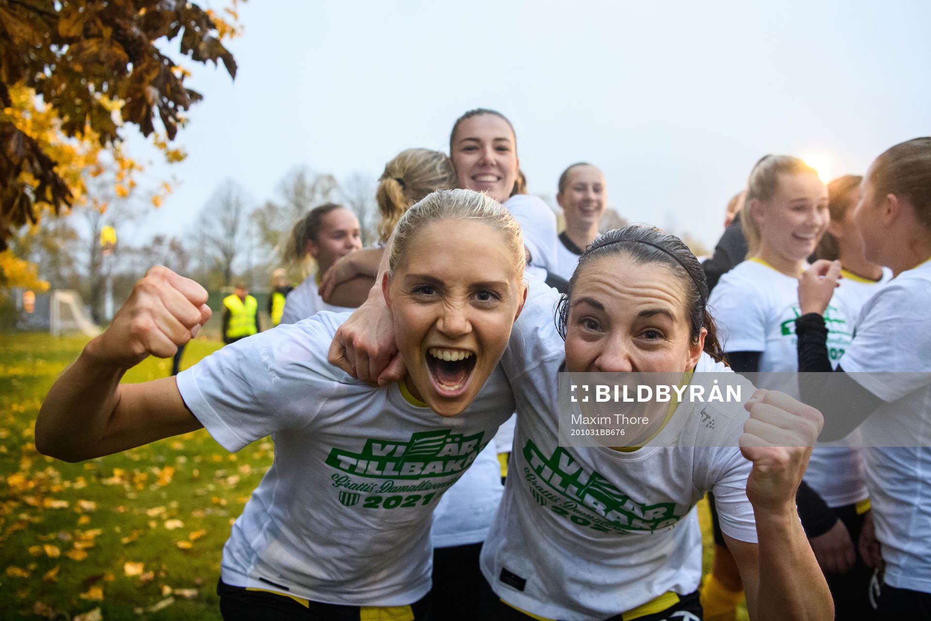 Hammarbys Alice Carlsson och Helén Eke jublar