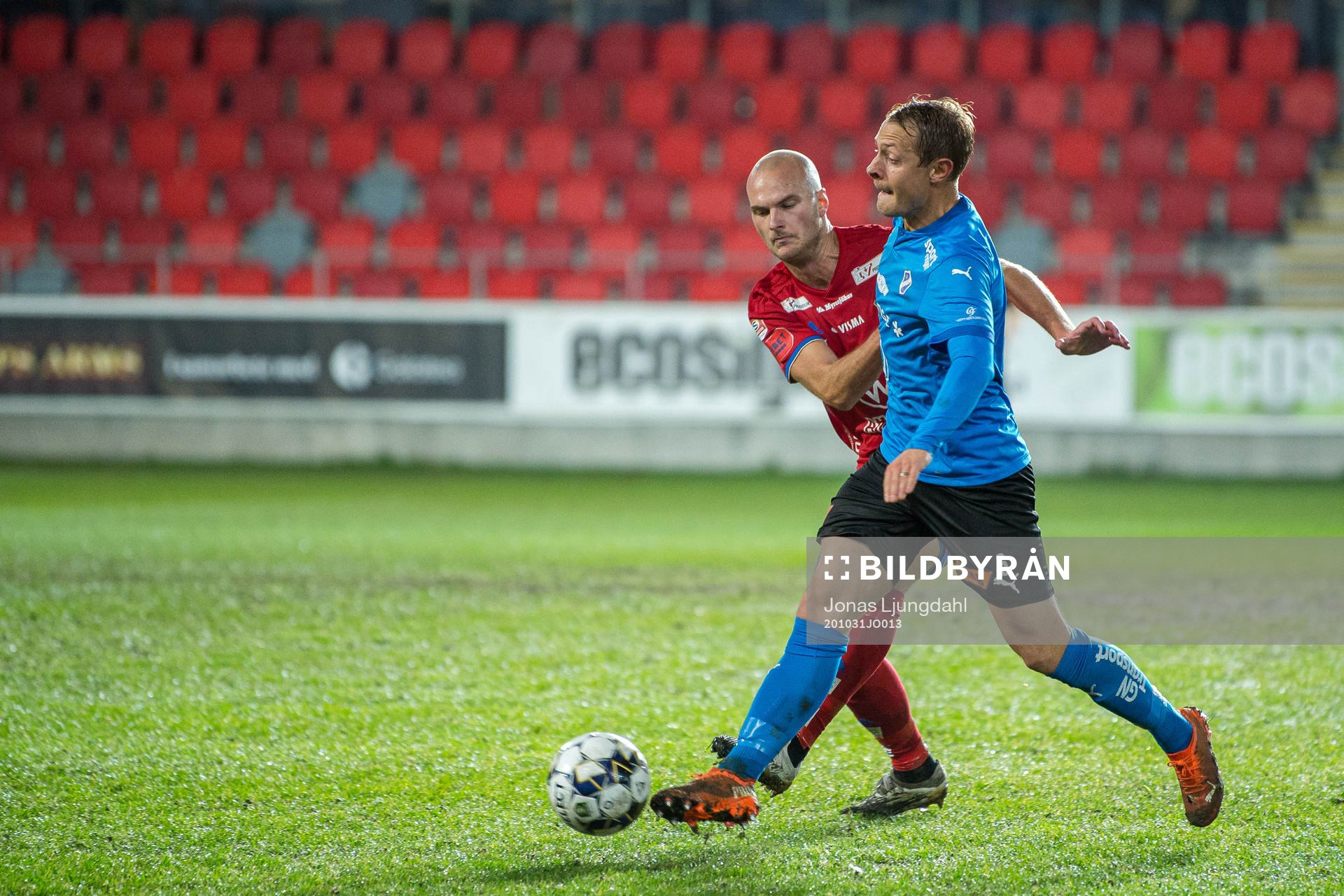 Östers Jonathan Drott och Halmstads Joel Allansson