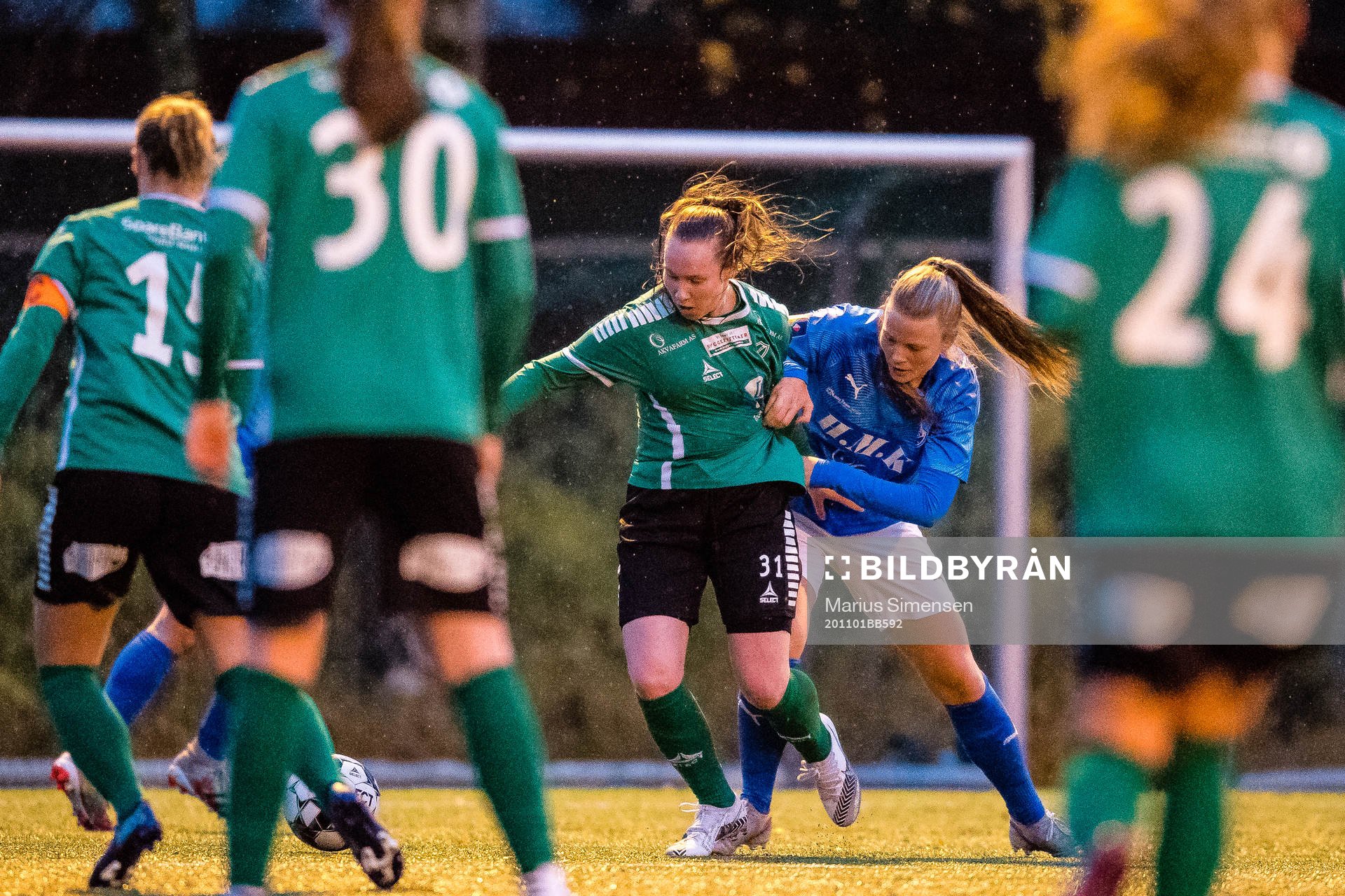 Eline Sofie Hestsveen of Fløya and Amanda Astrid Johanna Jolin of Grei during the 1. divison football match between Grei and Fløya on November 1, 2020 in Oslo.