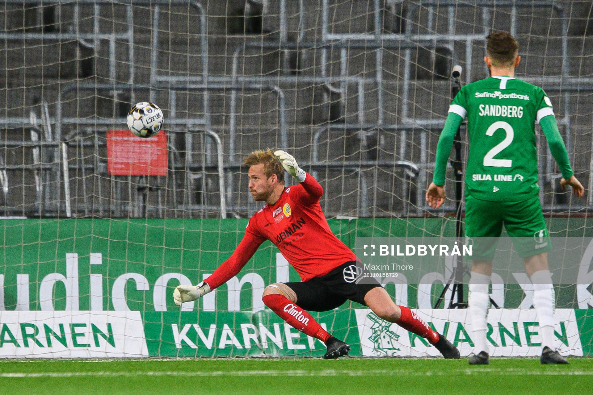 Hammarbys målvakt David Ousted vid Häckens 0-1 mål