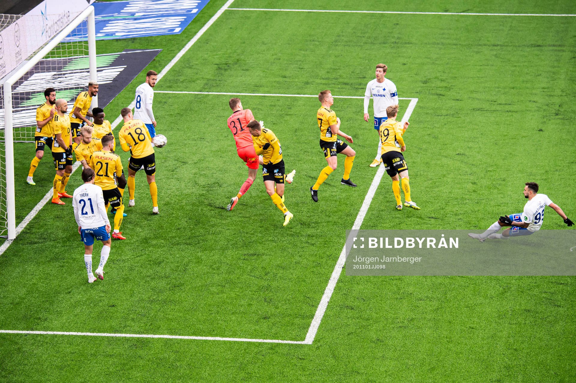 IFK Norrköpings Sead Haksabanovic skjuter 1-0 på frispark