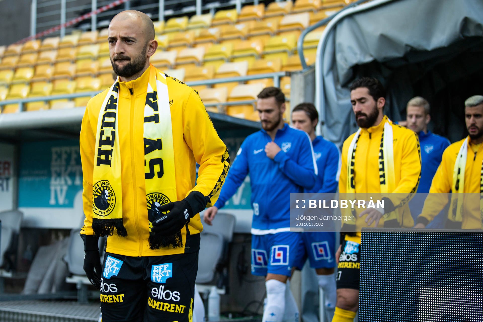 Elfsborgs Robert Gojani kommer in till match med Klas