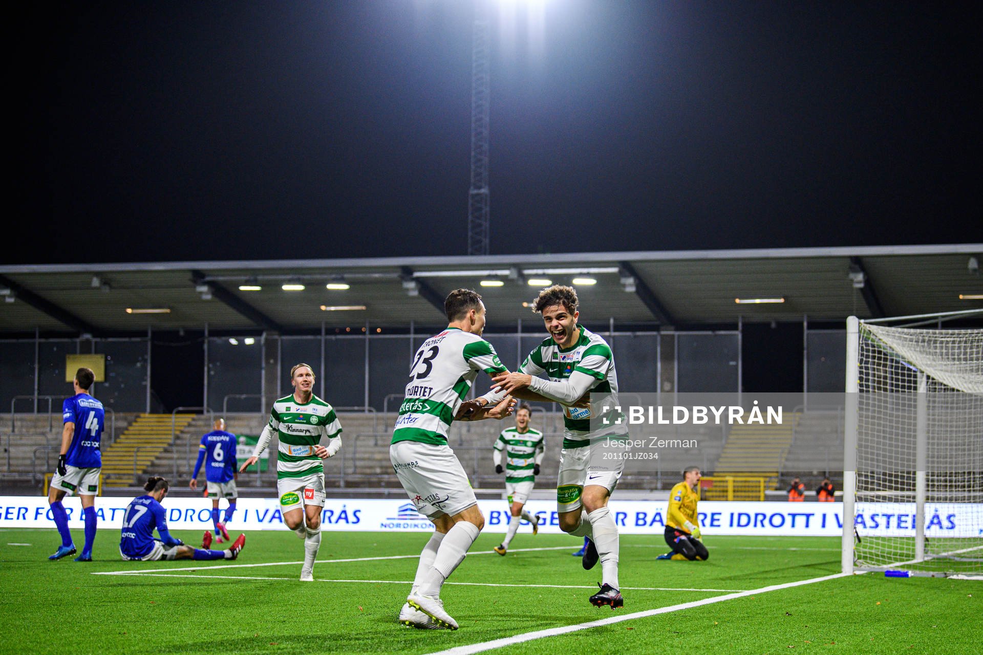 Västerås Justin Salmon jublar efter 3-1 under fotbollsmatchen i Superettan mellan Västerås SK och Trelleborg den 1 november 2020 i Västerås.