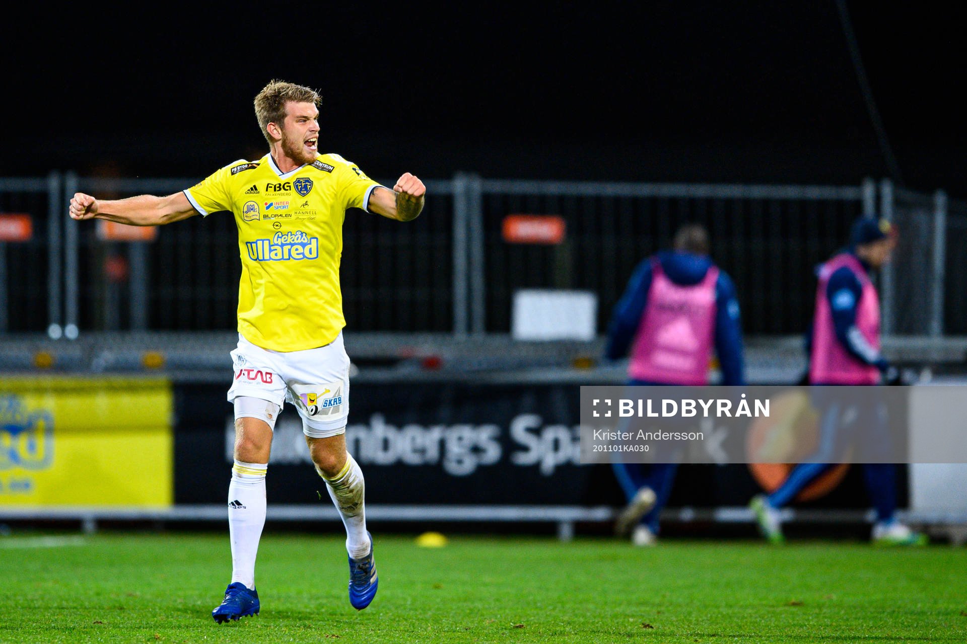 Falkenbergs Marcus Mathisen jublar efter 3-2 under fotbollsmatchen i Allsvenskan mellan Falkenberg och Djurgården den 1 november 2020 i Falkenberg.