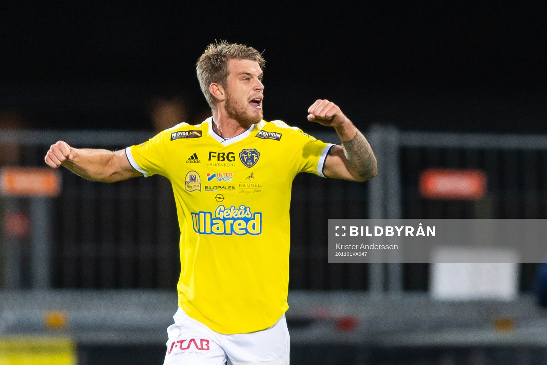 Falkenbergs Marcus Mathisen jublar efter 3-2 under fotbollsmatchen i Allsvenskan mellan Falkenberg och Djurgården den 1 november 2020 i Falkenberg.