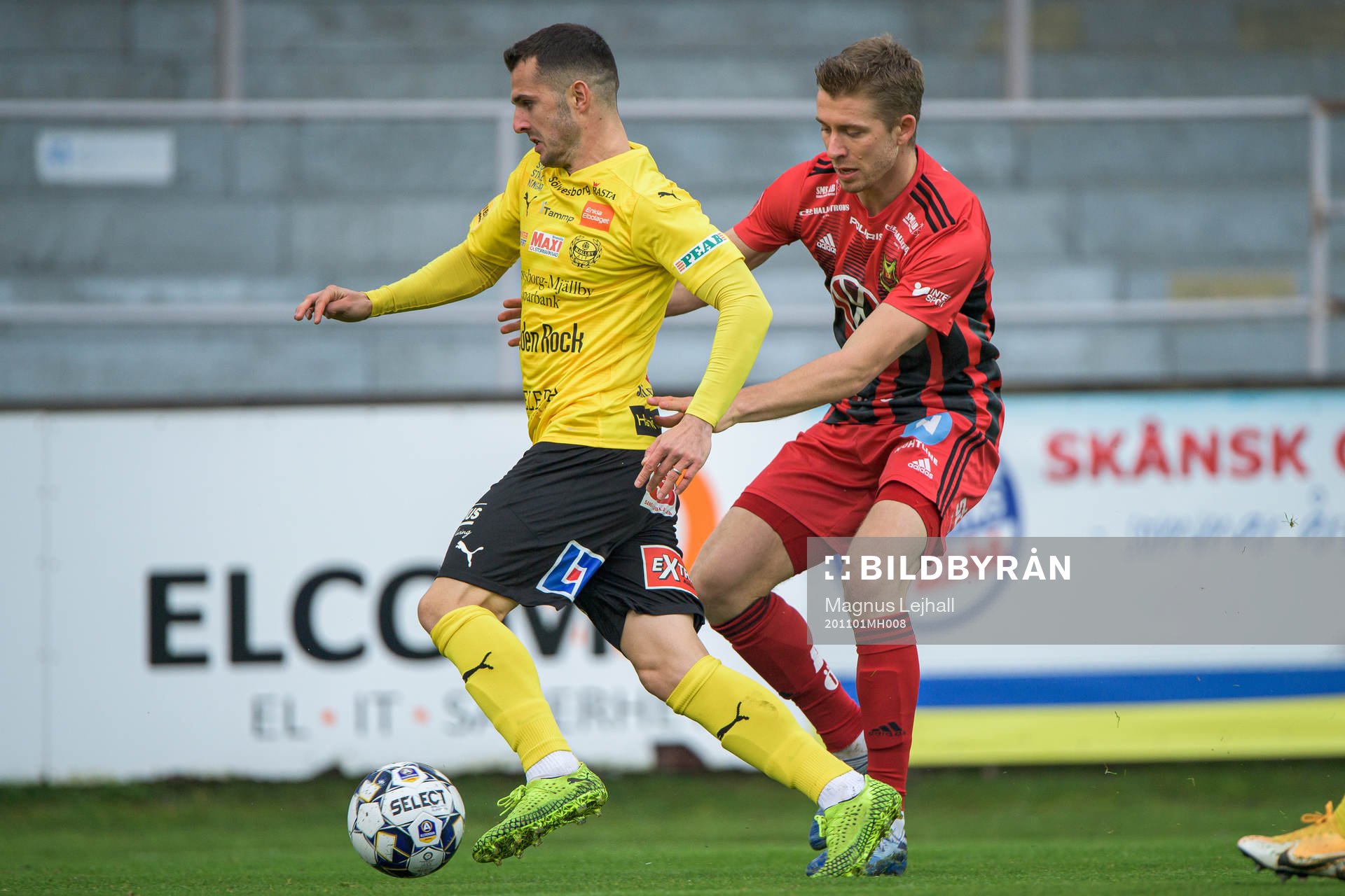 Mjällbys Kadir Hodzic och Östersunds Ludvig Fritzson