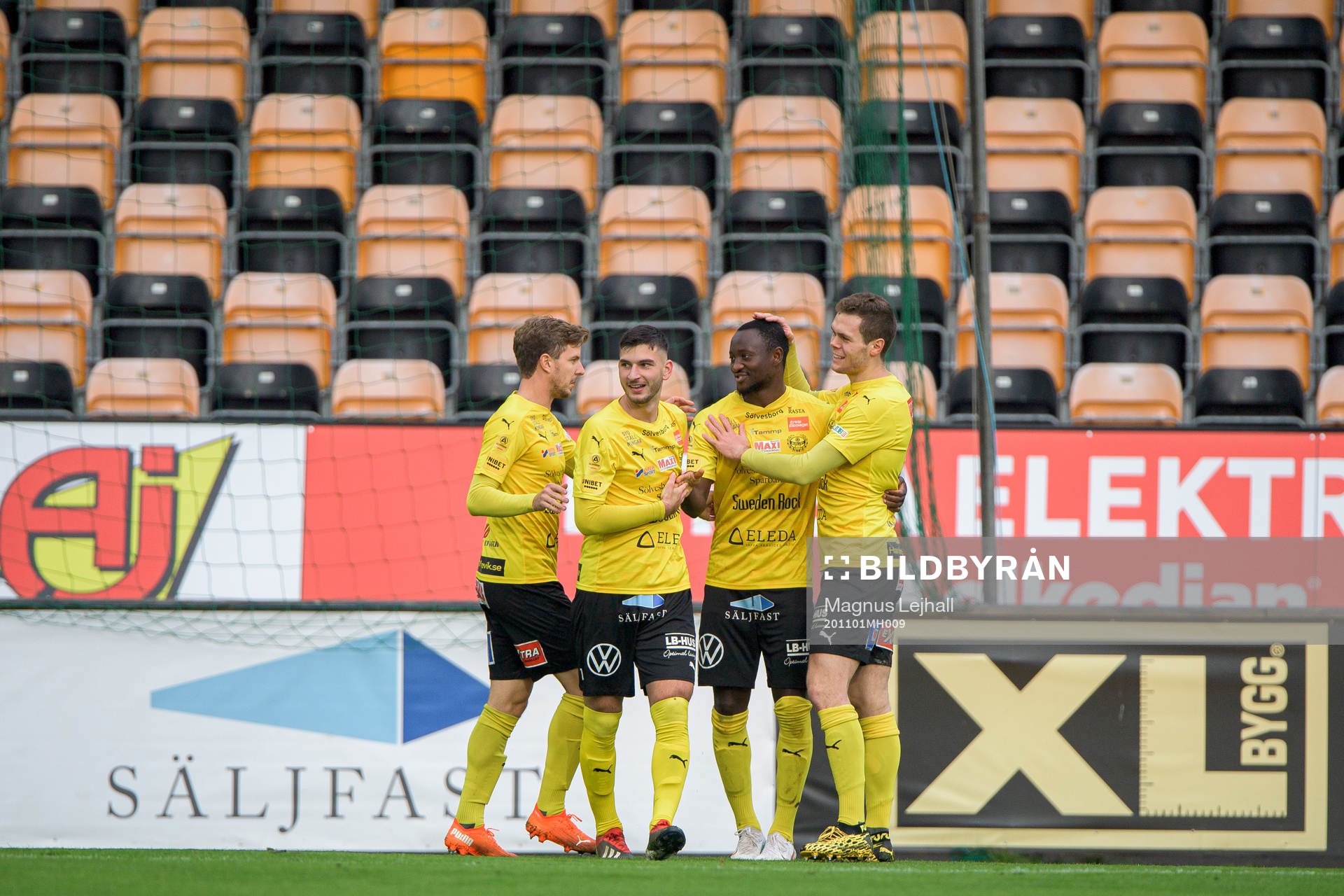 Mjällbys Moses Ogbu jublar