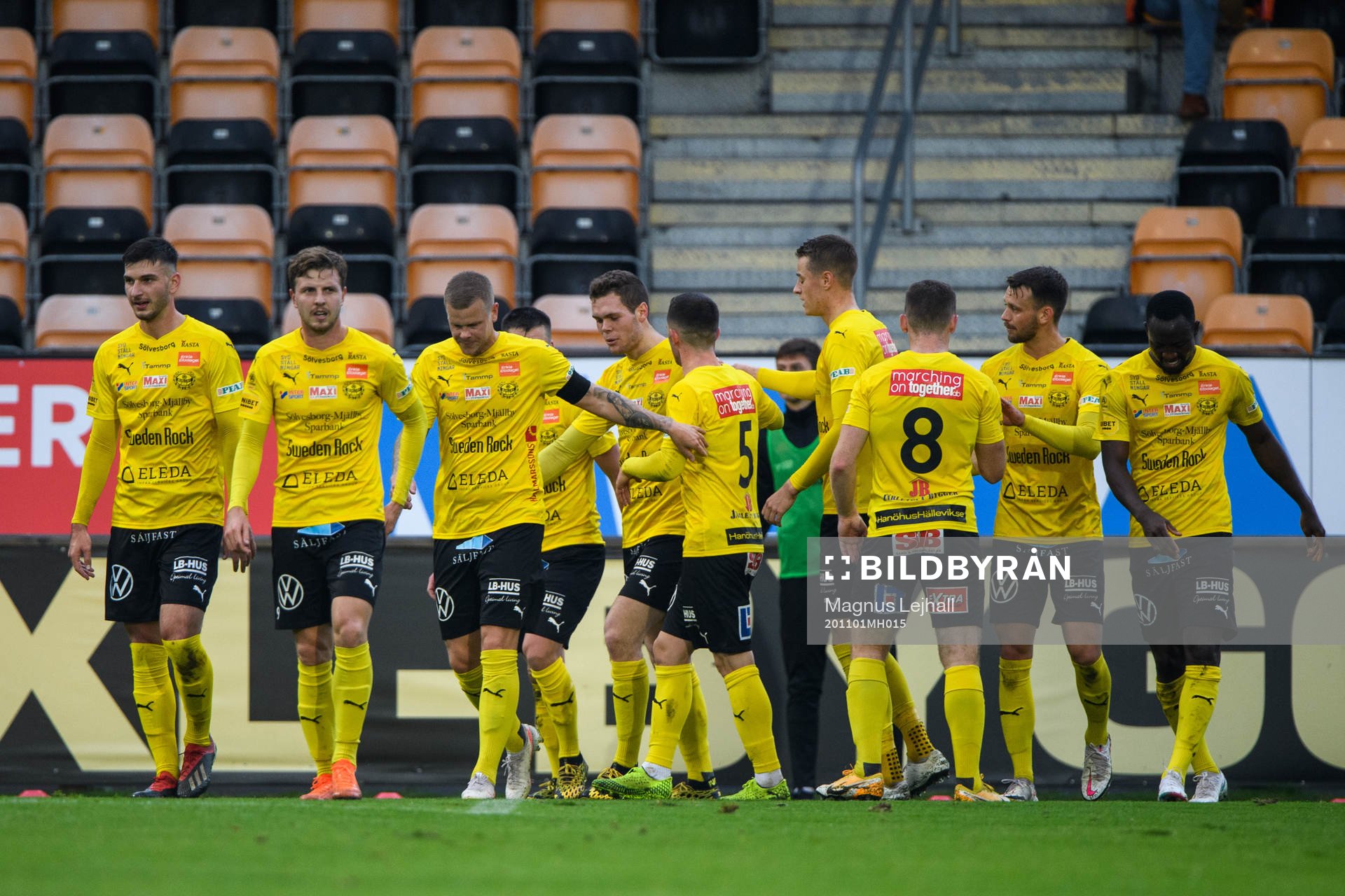 Mjällbys spelare jublar