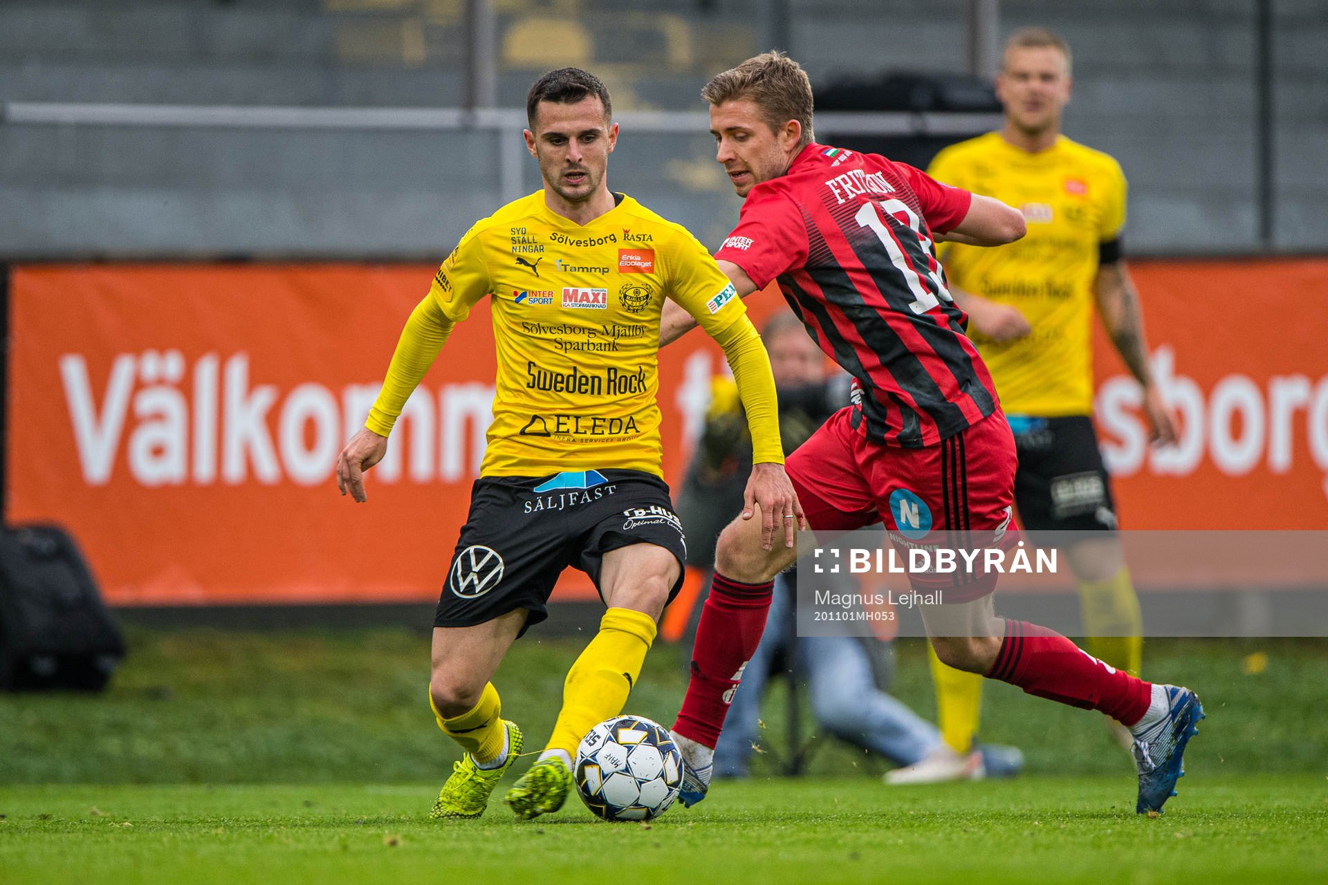 Mjällbys Kadir Hodzic  och Östersunds Ludvig Fritzson