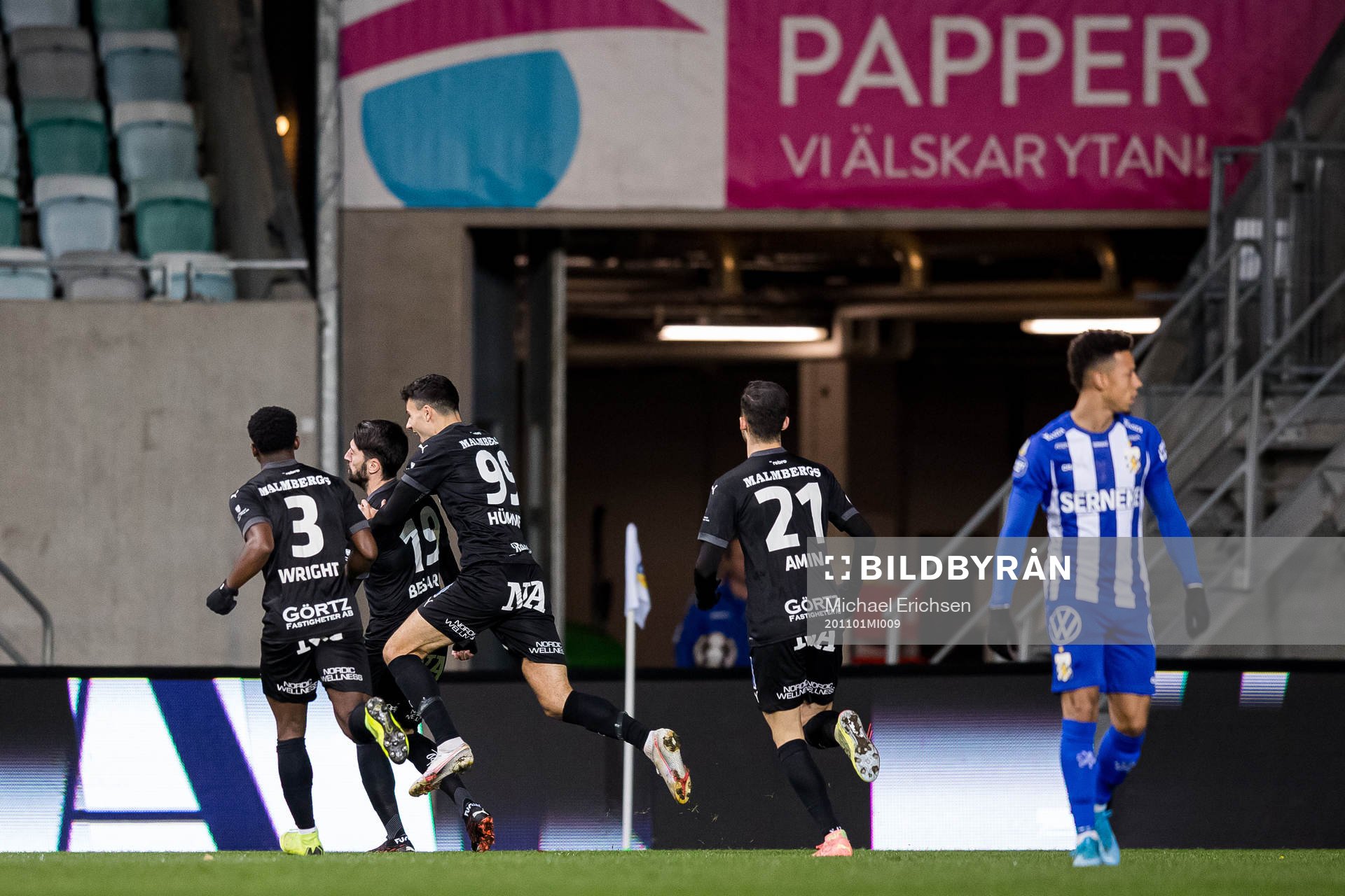 Örebros Nahir Besara jublar