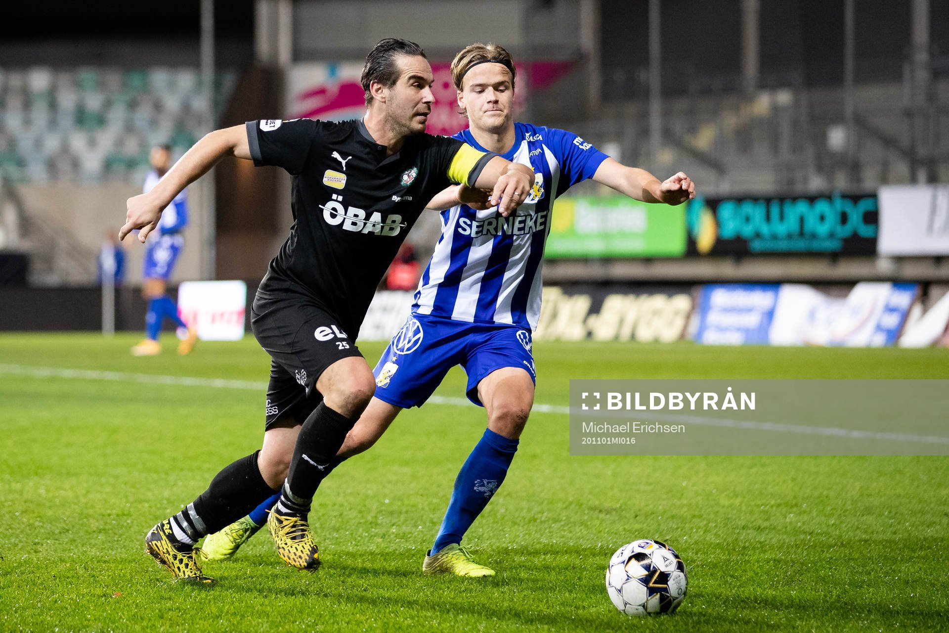 Örebros Nordin Gerzic och IFK Göteborg August Erlingmark