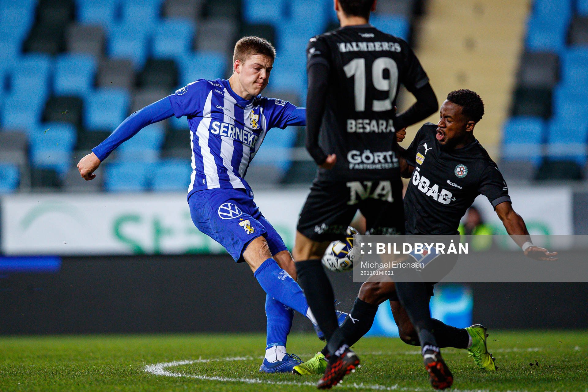 IFK Göteborg Emil Holm och Örebros Kevin Wright