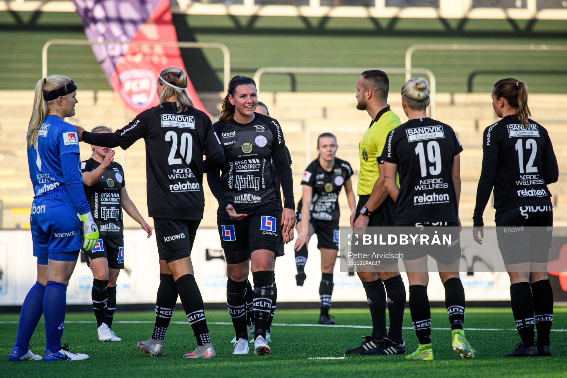 Uppsalas spelare reagerar på domaren