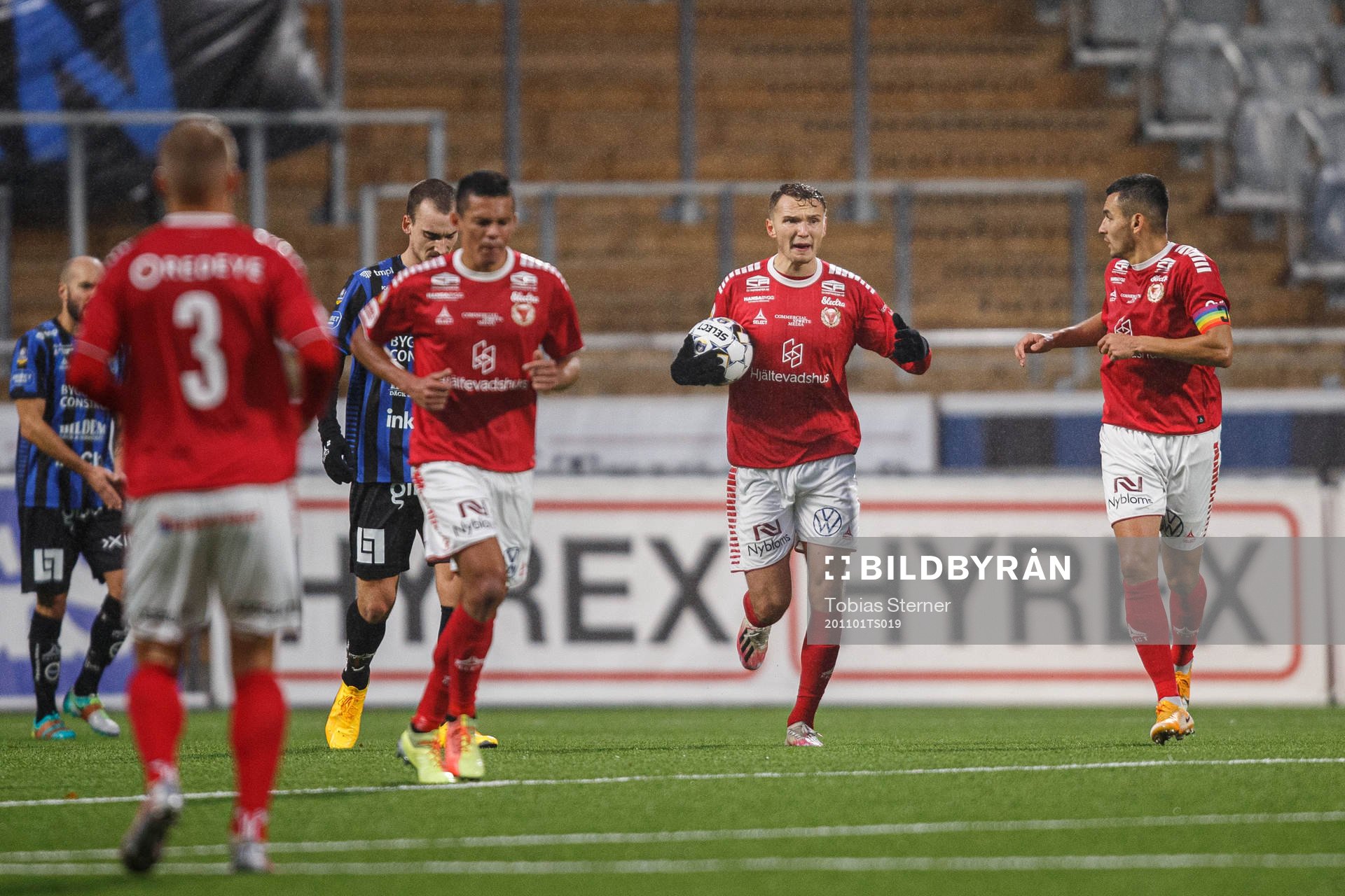Kalmars Piotr Johansson jublar