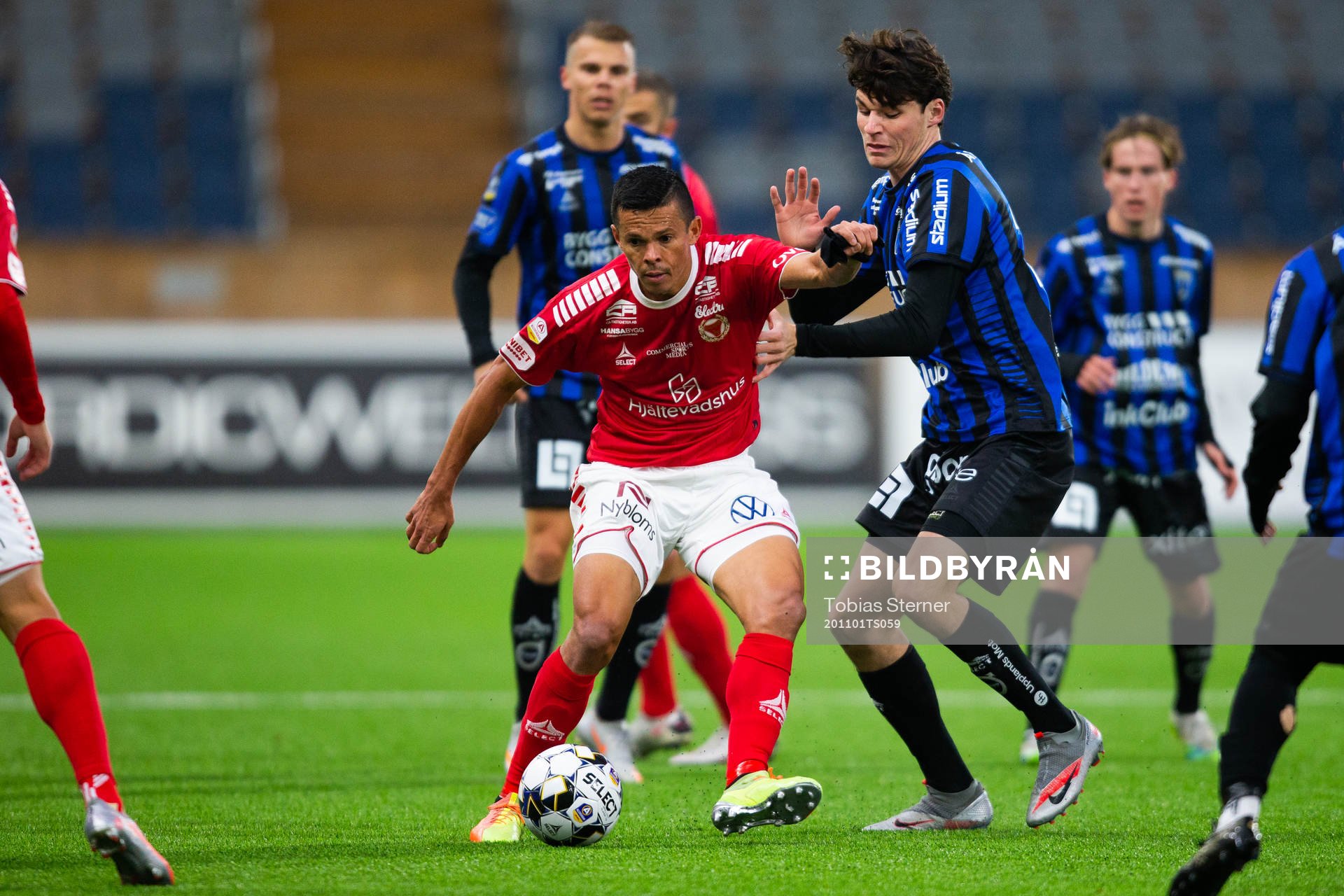 Kalmars Romario Pereira Sipiao och Sirius Jamie Roche