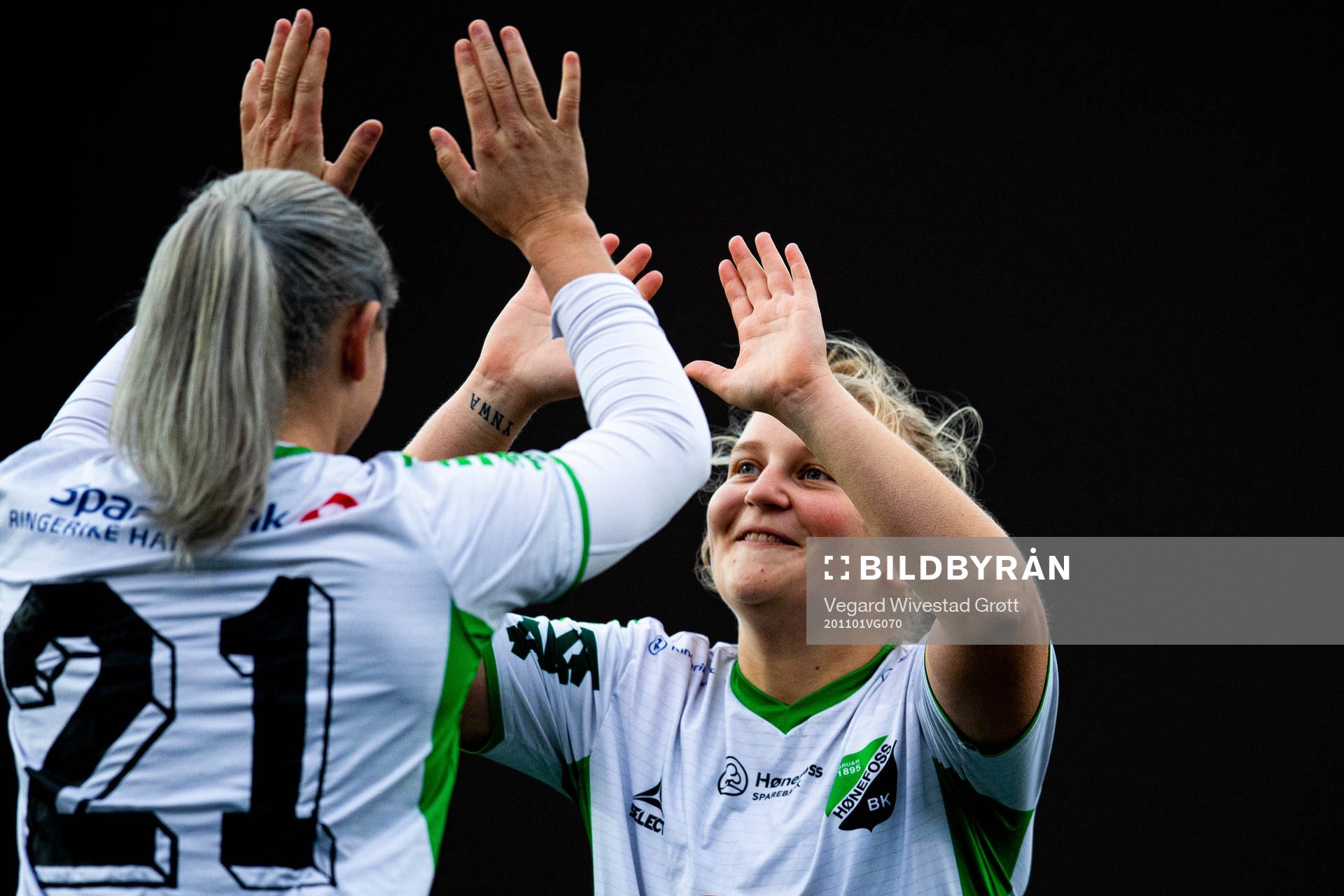 Silje Bekkåsen Nyhagen and Synne Kristine Hamborg of