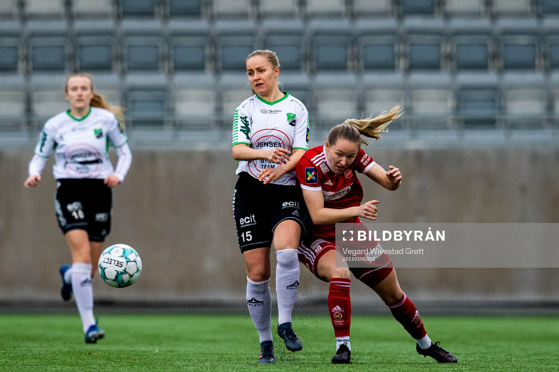 Maria Emilie Hustad of Hønefoss and Miriam Vilnes Mjåset