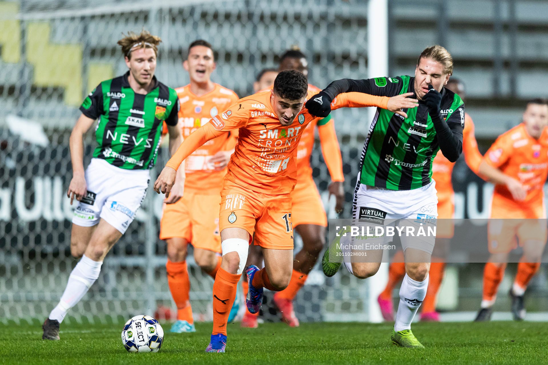 AFC Eskilstunas Ismet Lushaku och GAIS Charlie Weberg