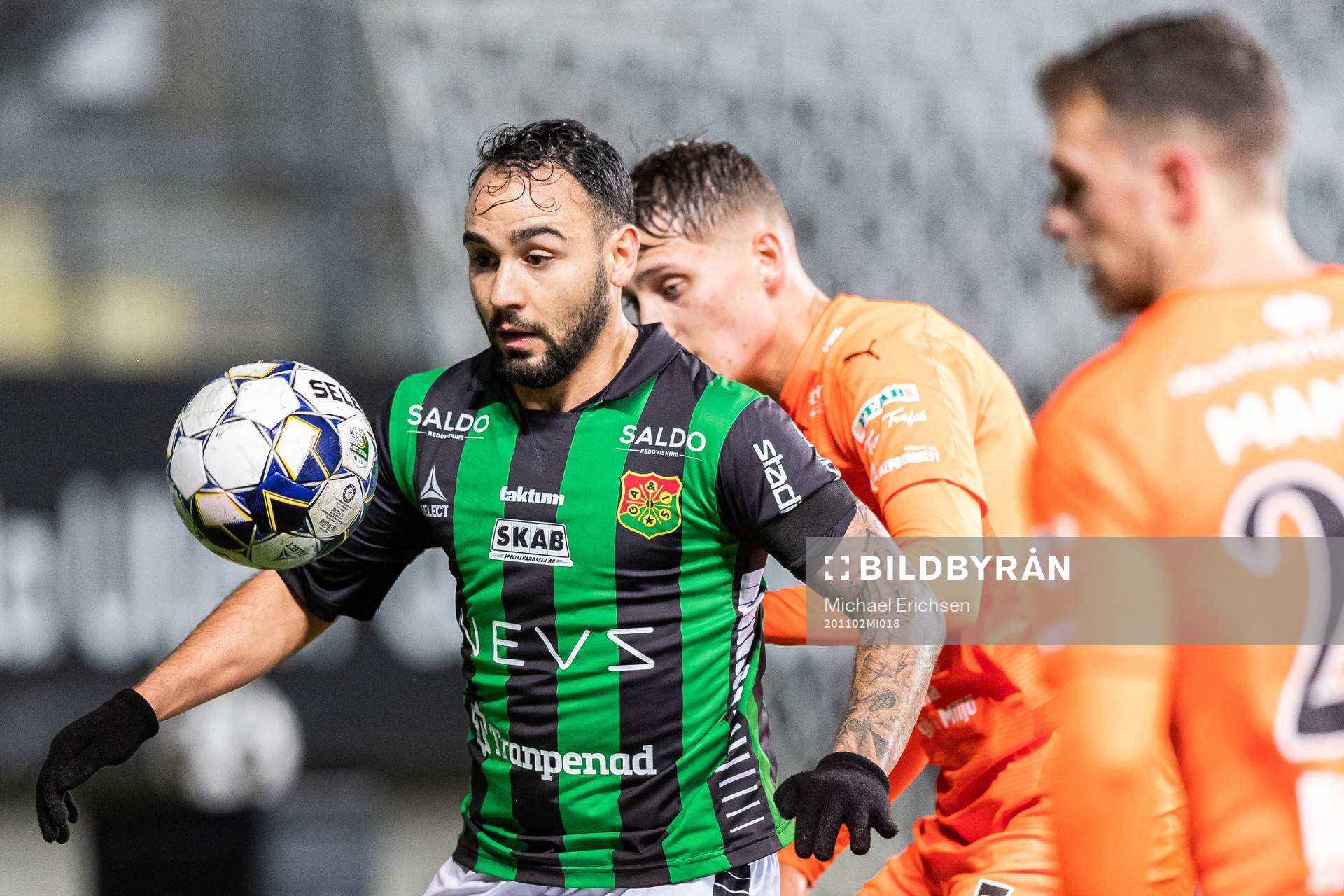 ≤g<Richard Yarsuvat och AFC Eskilstunas Pontus Rödin