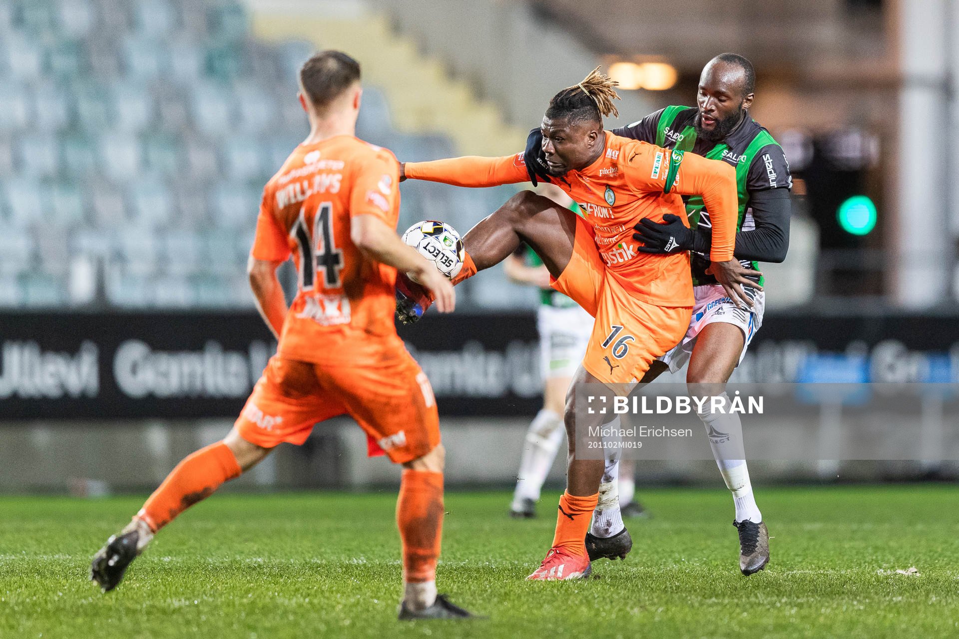 AFC Eskilstunas Onyedikachukwu Samuel Nnamani och GAIS