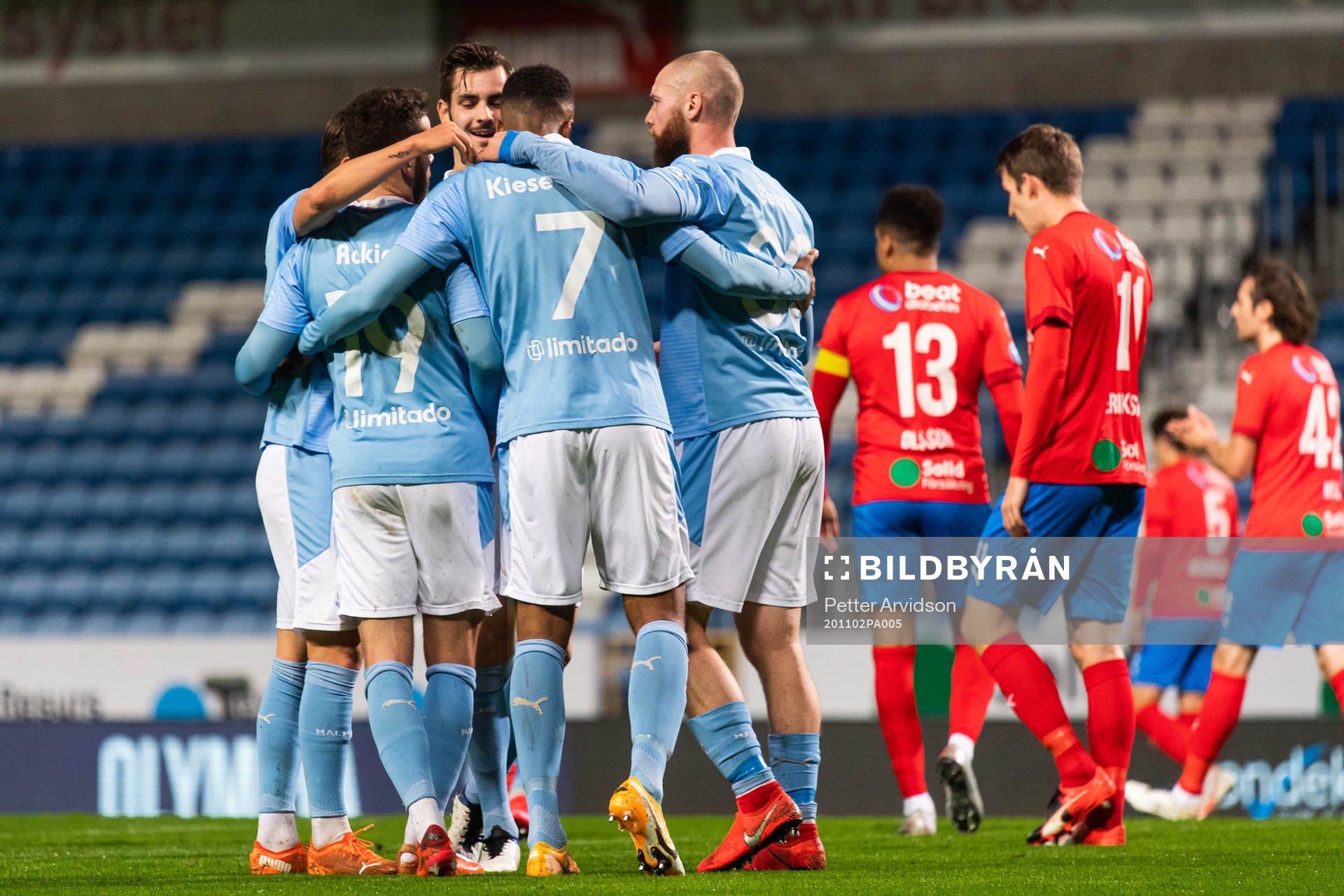 Malmö FF Isaac Kiese Thelin jublar med lagkamrater