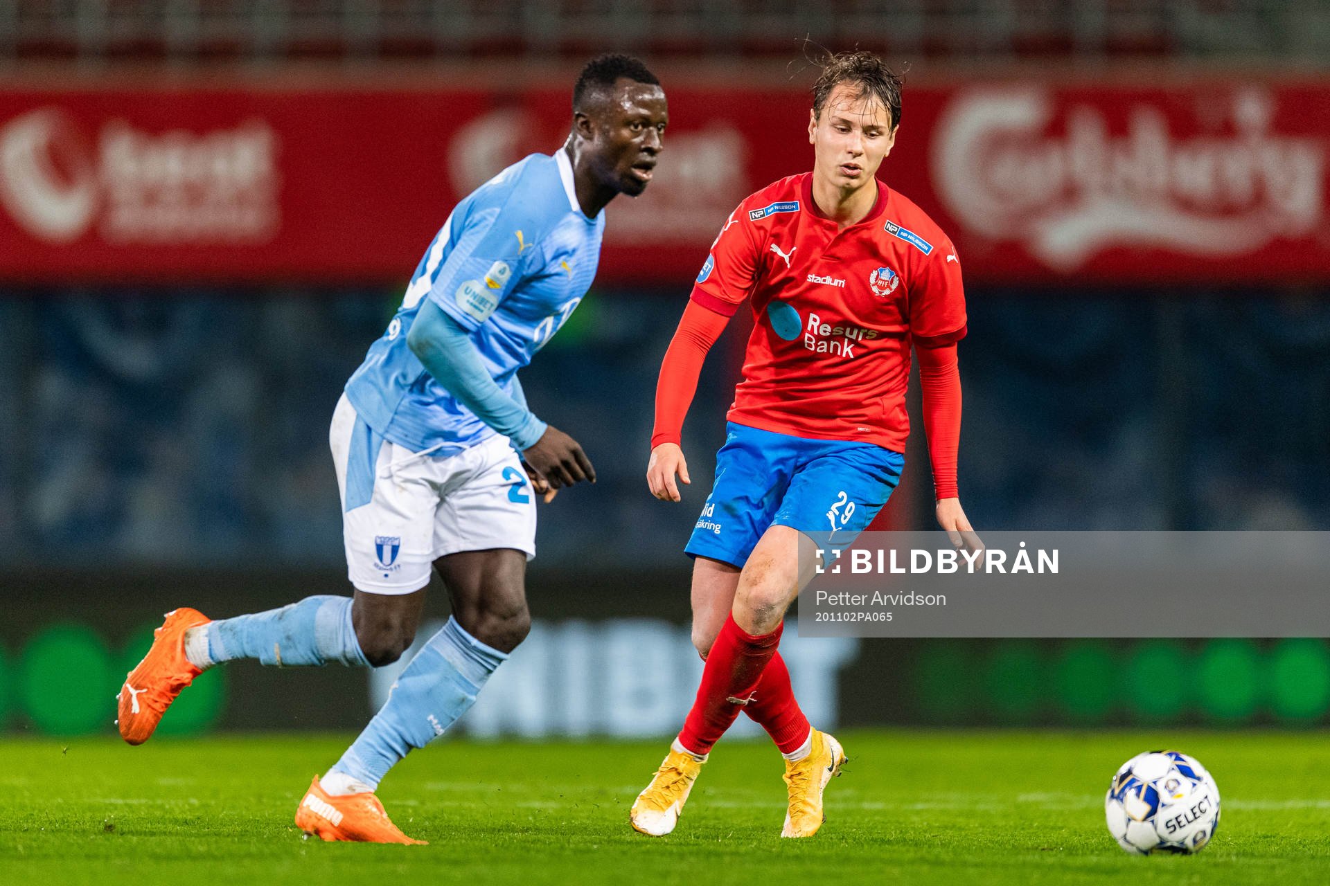 Helsingborgs Alex Timossi och Malmö FFs Bonke Innocent