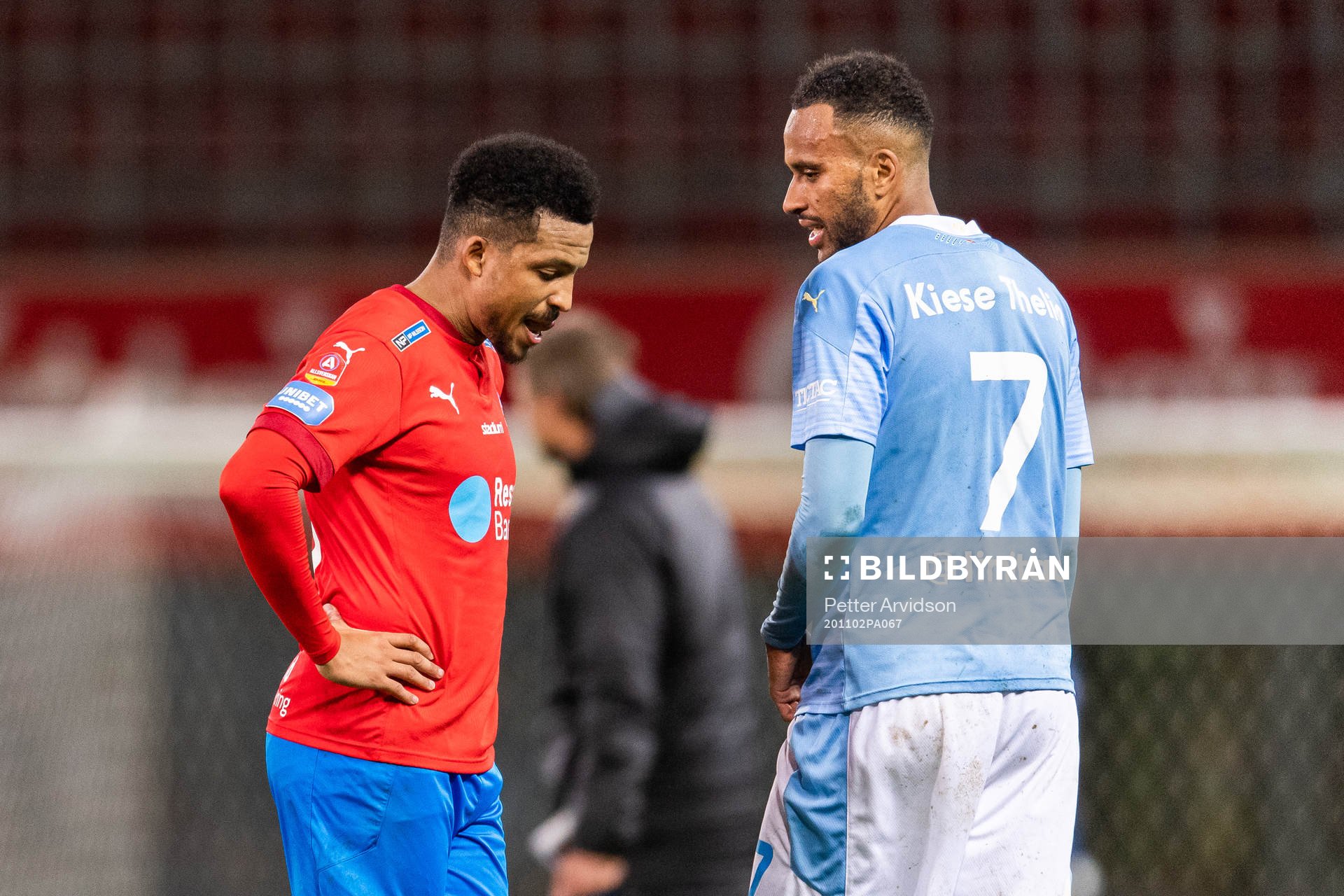 Helsingborgs Martin Olsson och Malmö FFs Isaac Kiese Thelin