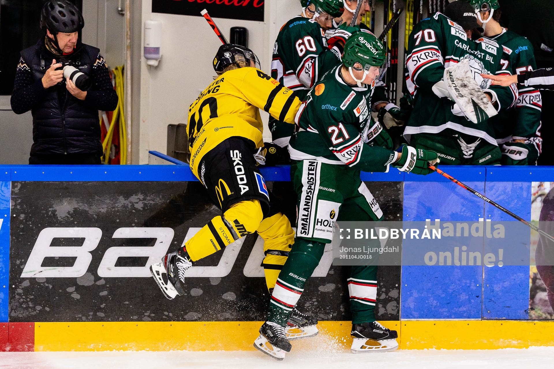 Västerås Isac Skedung blir tacklad av Tingsryds Filip