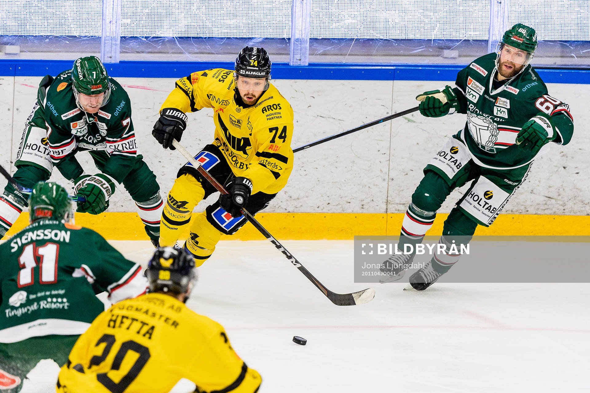 Västerås Rasmus Asplund mellan Tingsryds Ludvig Claesson