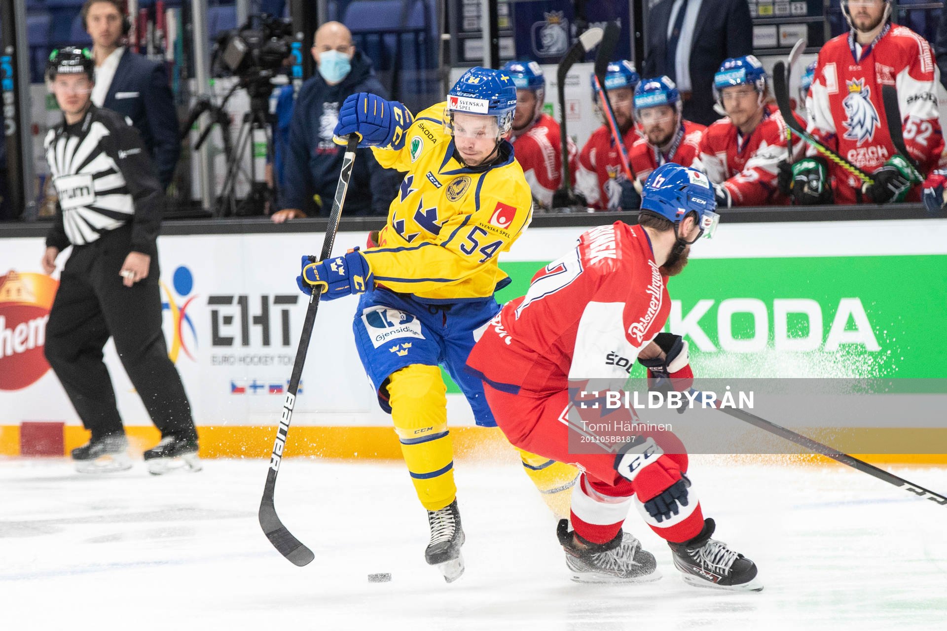 Jonathan Dahlen #54, SWE, Filip Hronek  #17, CZE