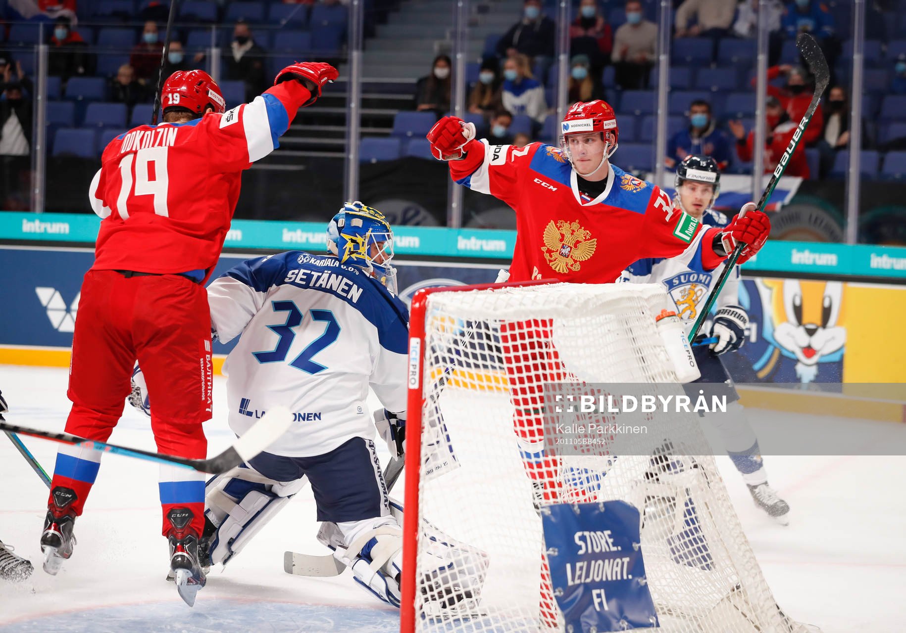 ru19Vasili Podkolzin #19, RUS and ru32Ilya Safonov #32, RUS