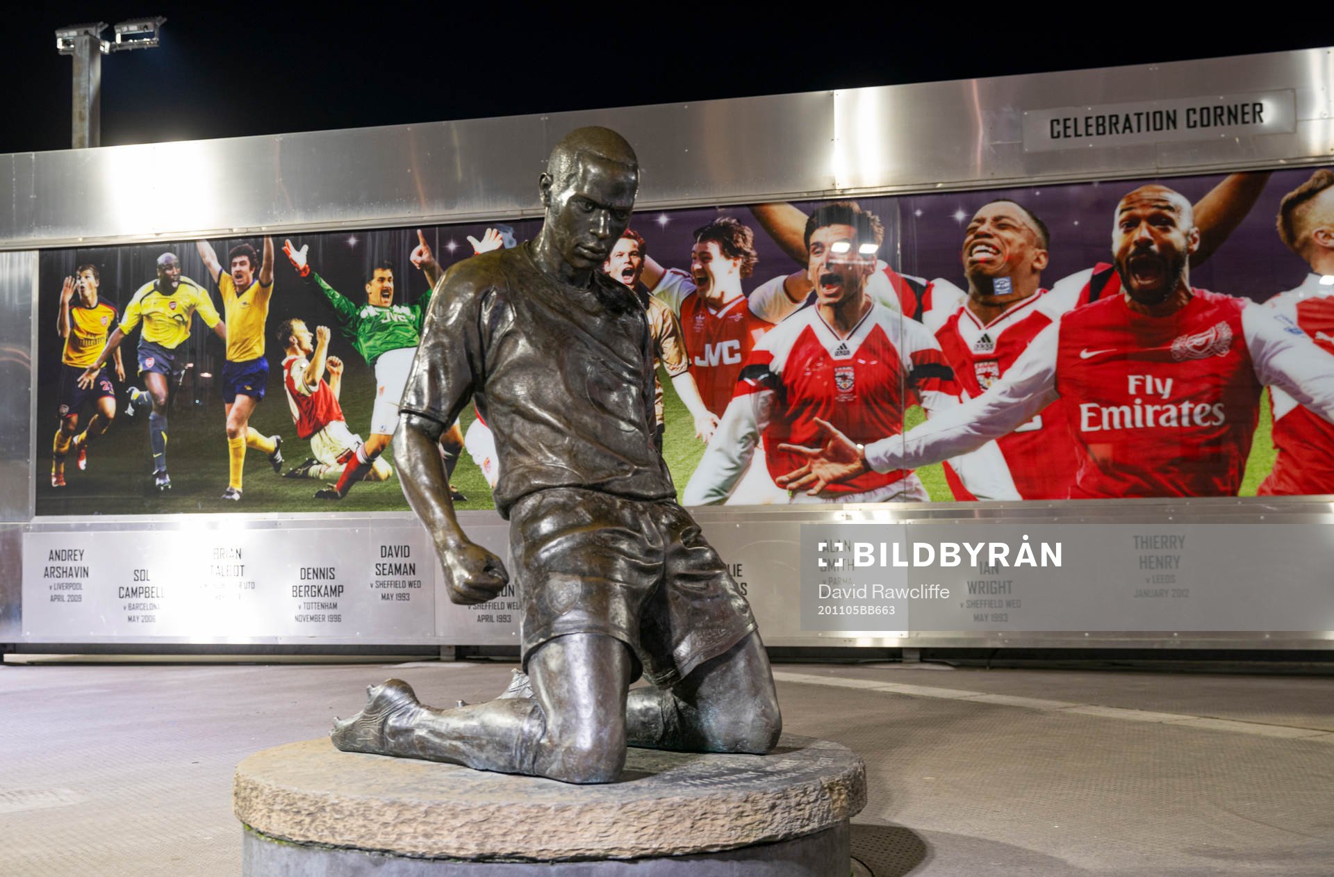 A statue of former Arsenal player Thierry Henry outside the