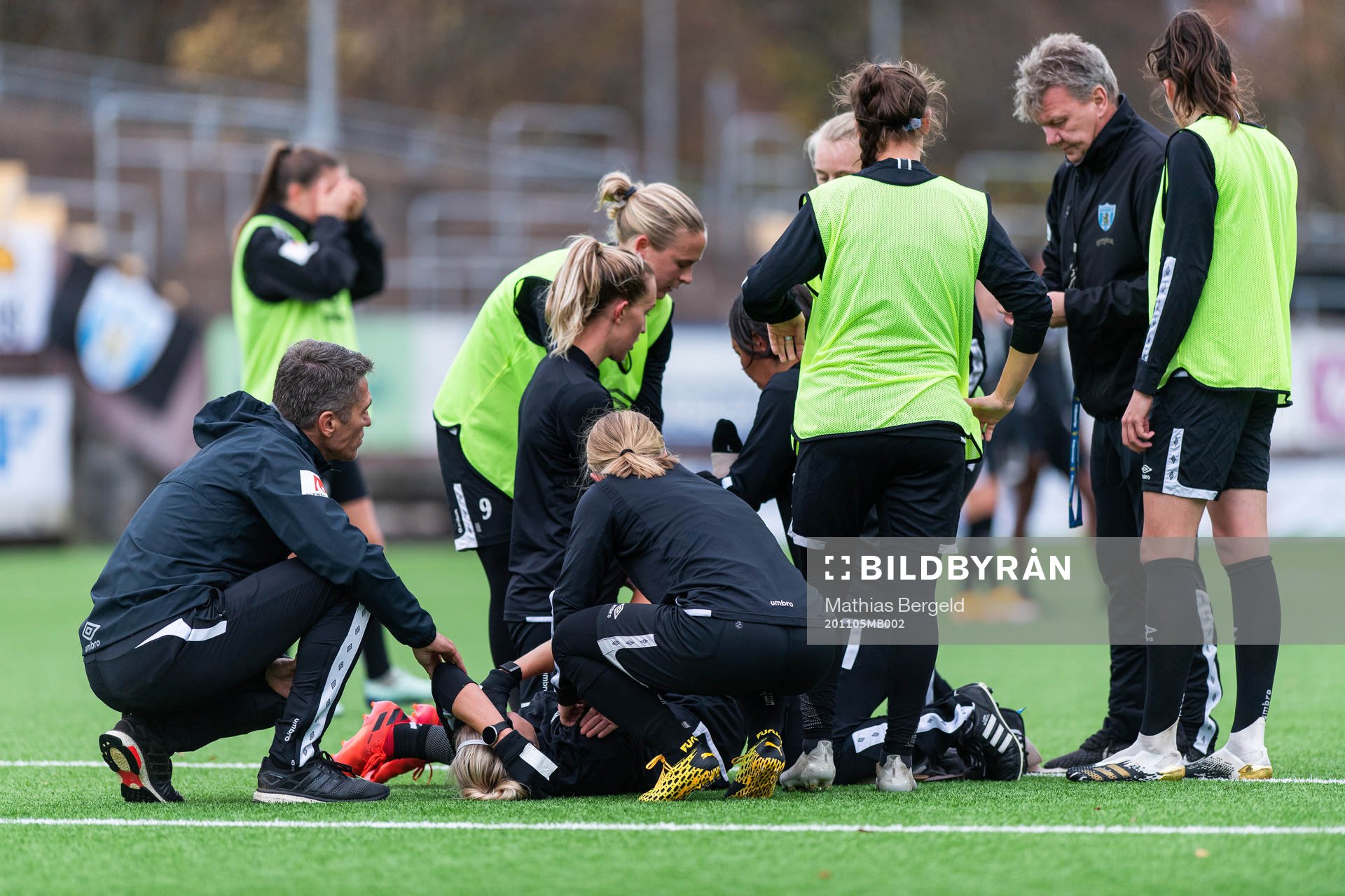 Emma Koivisto skadar sig och ses om